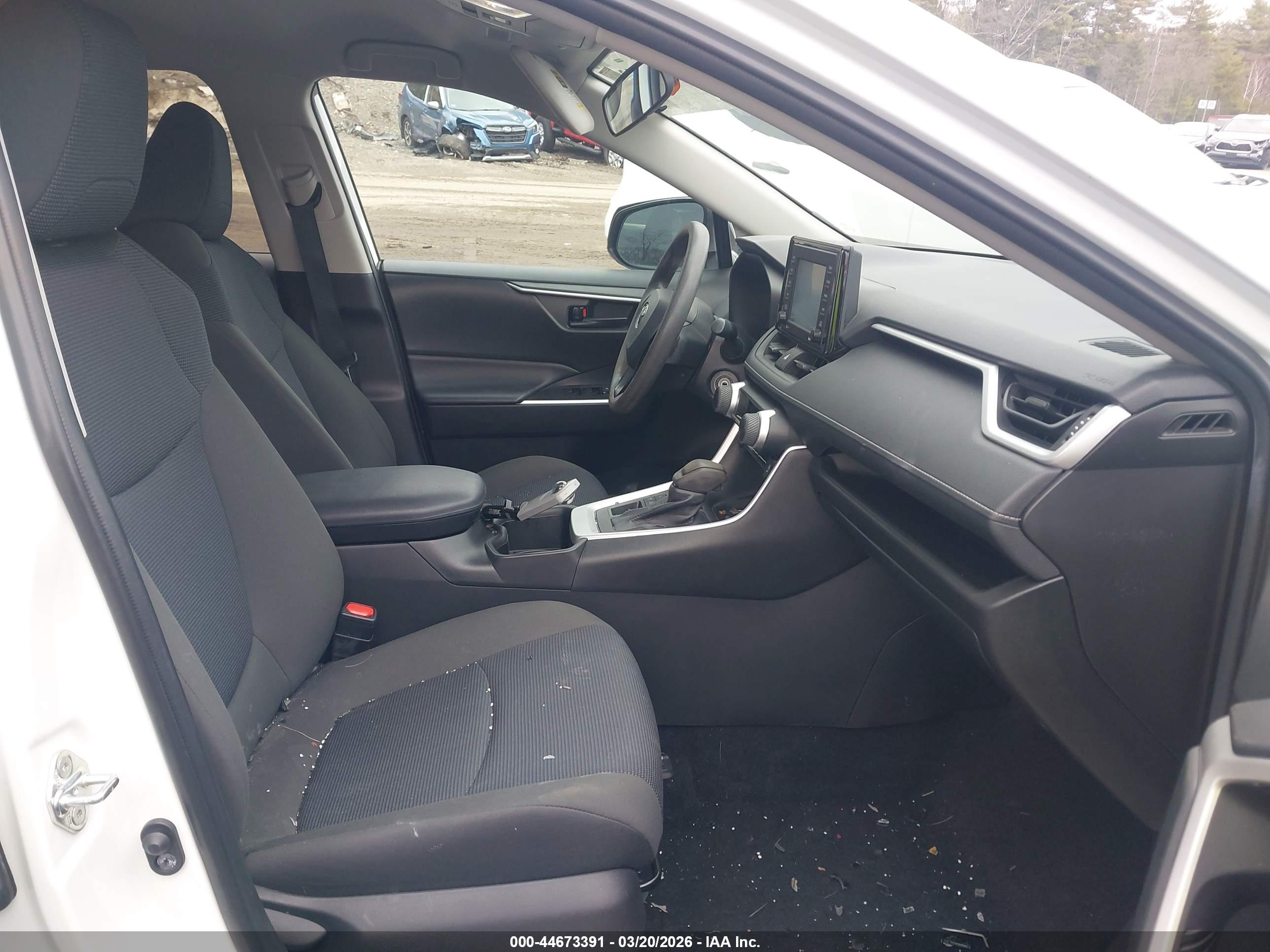 TOYOTA RAV4 image 5