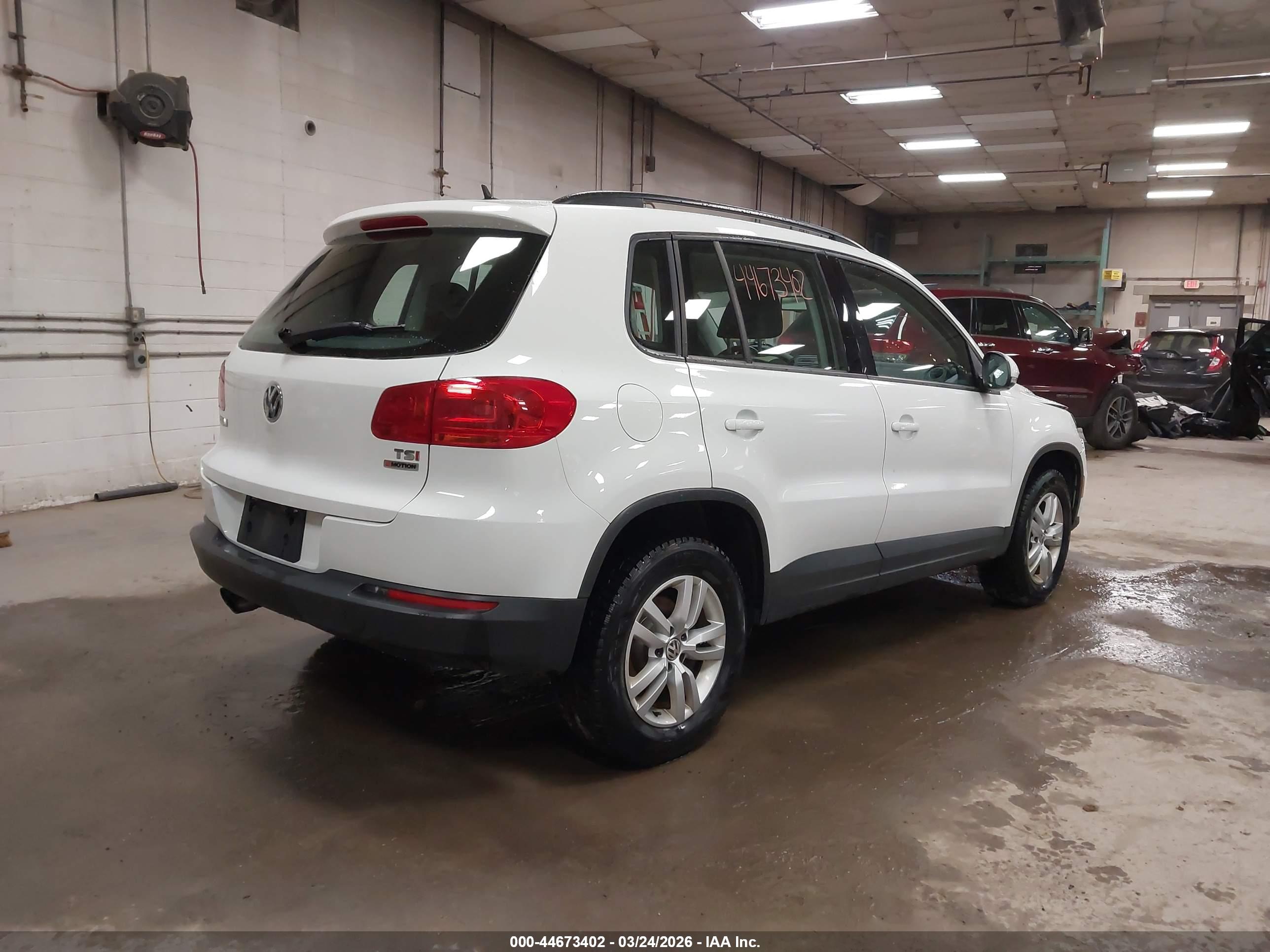 VOLKSWAGEN TIGUAN image 4