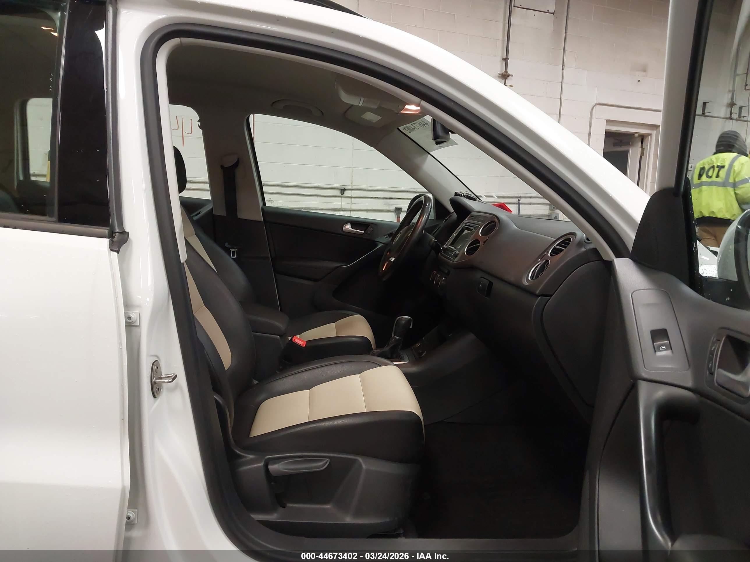 VOLKSWAGEN TIGUAN image 5
