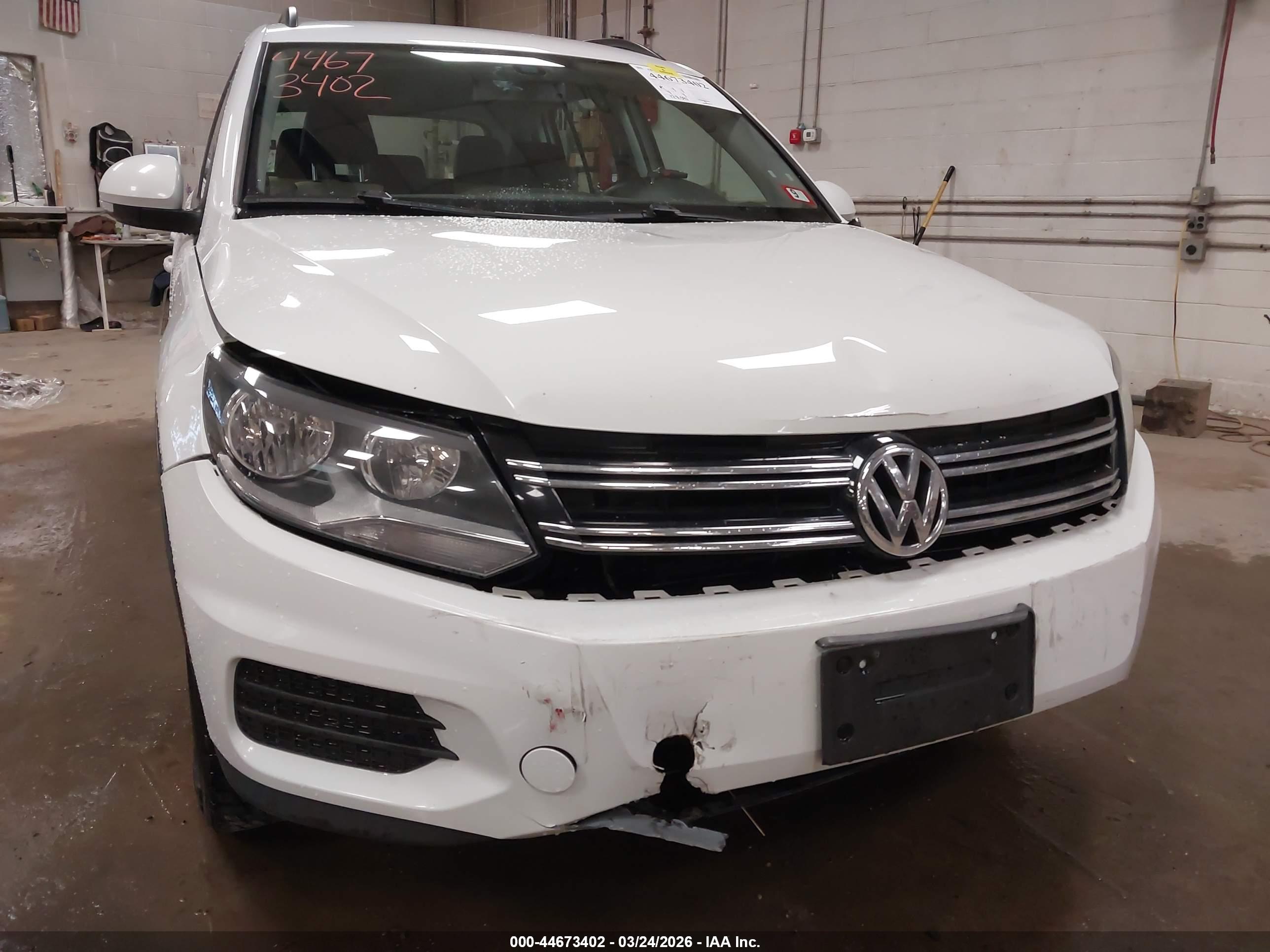 VOLKSWAGEN TIGUAN image 6