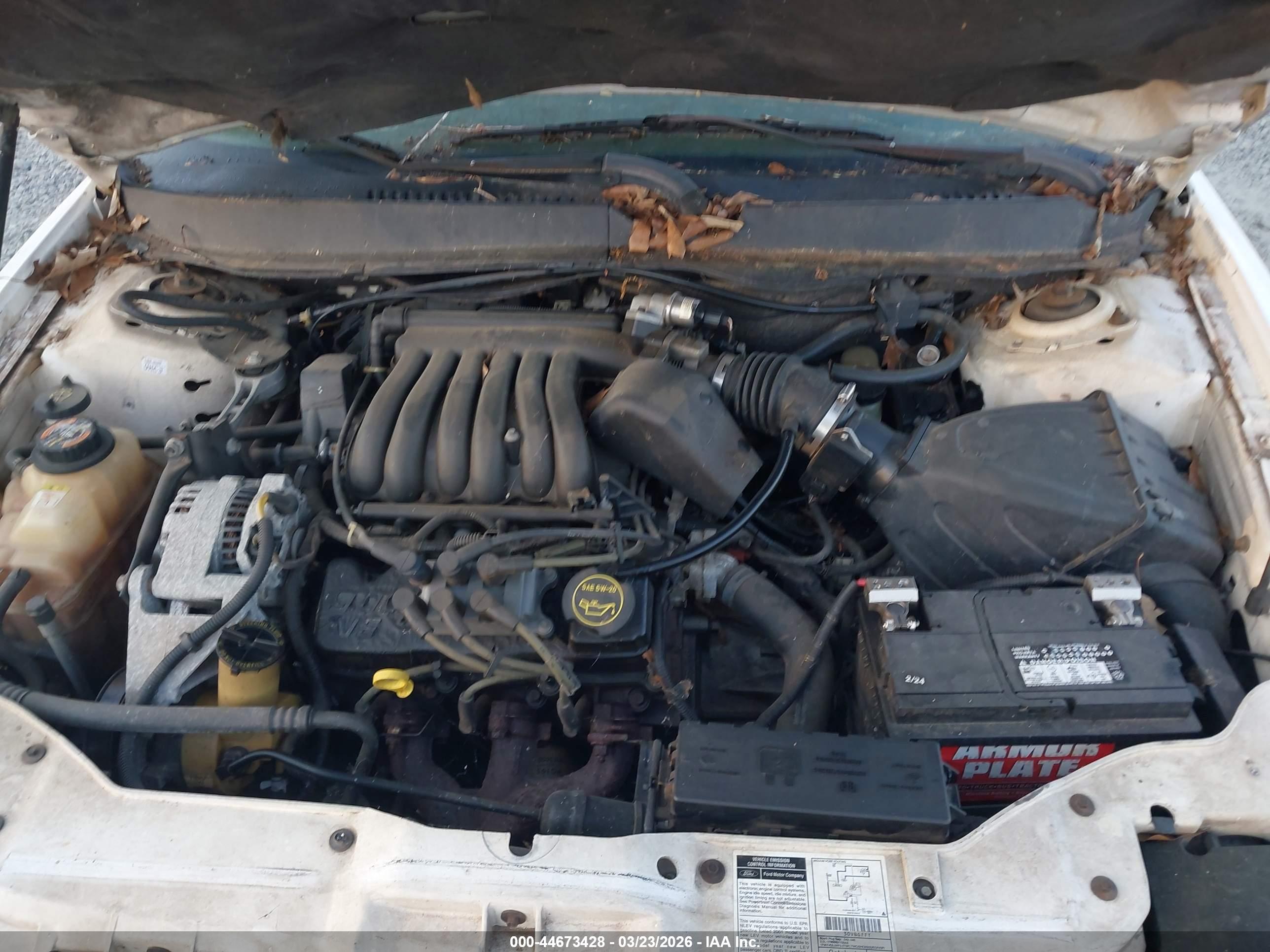 FORD TAURUS image 10