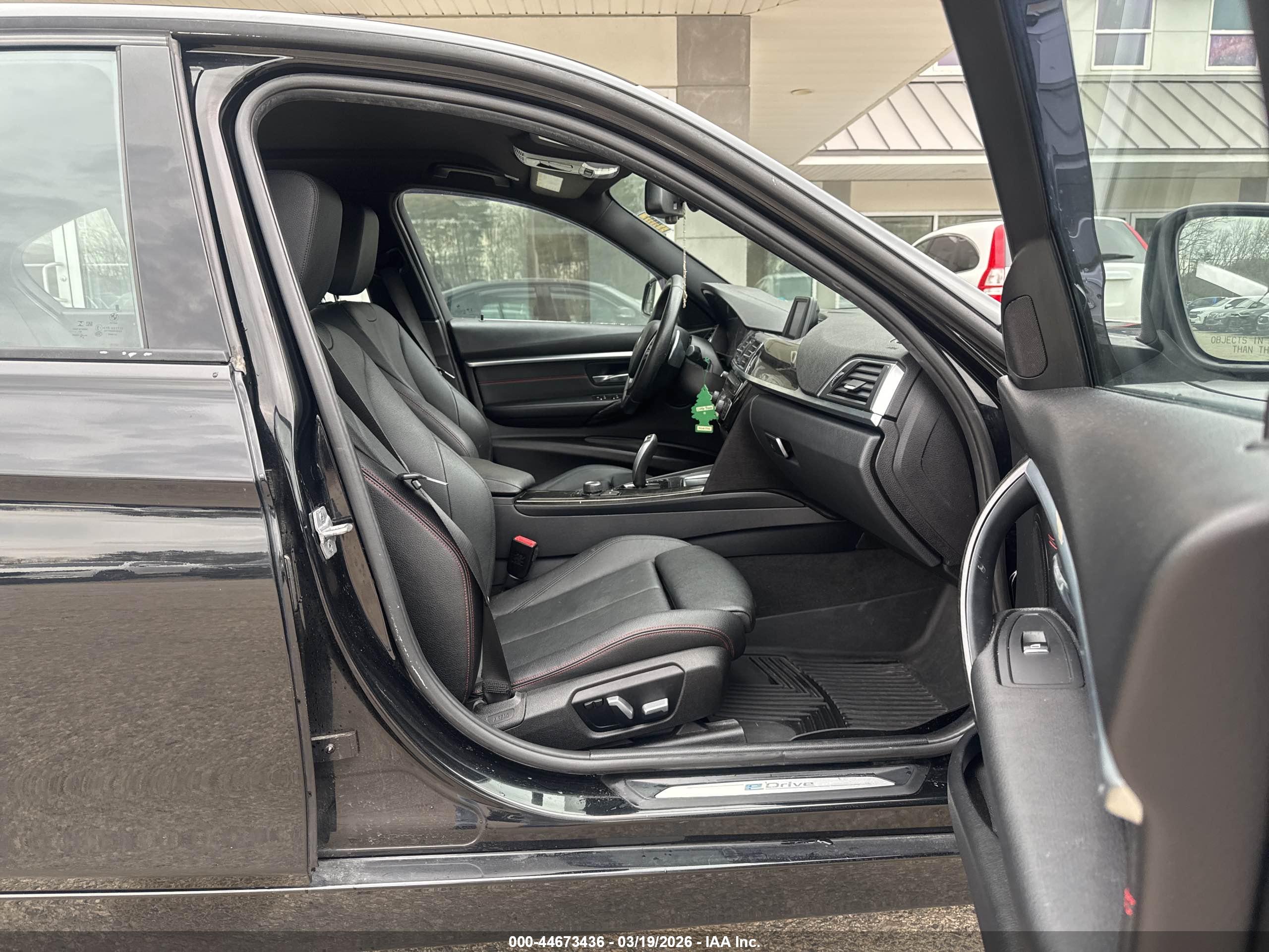 BMW 330E image 5