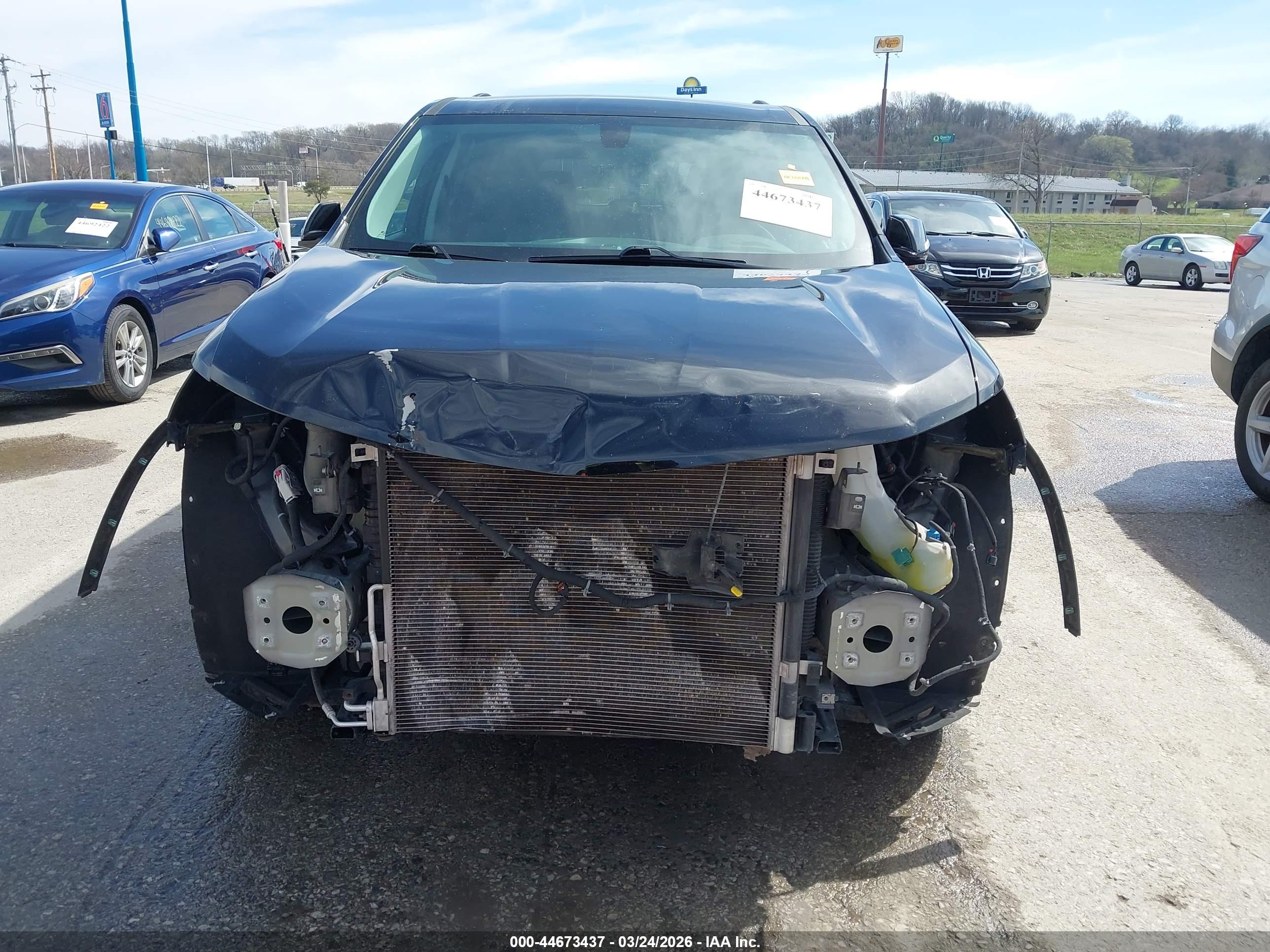 CHEVROLET TRAVERSE image 6