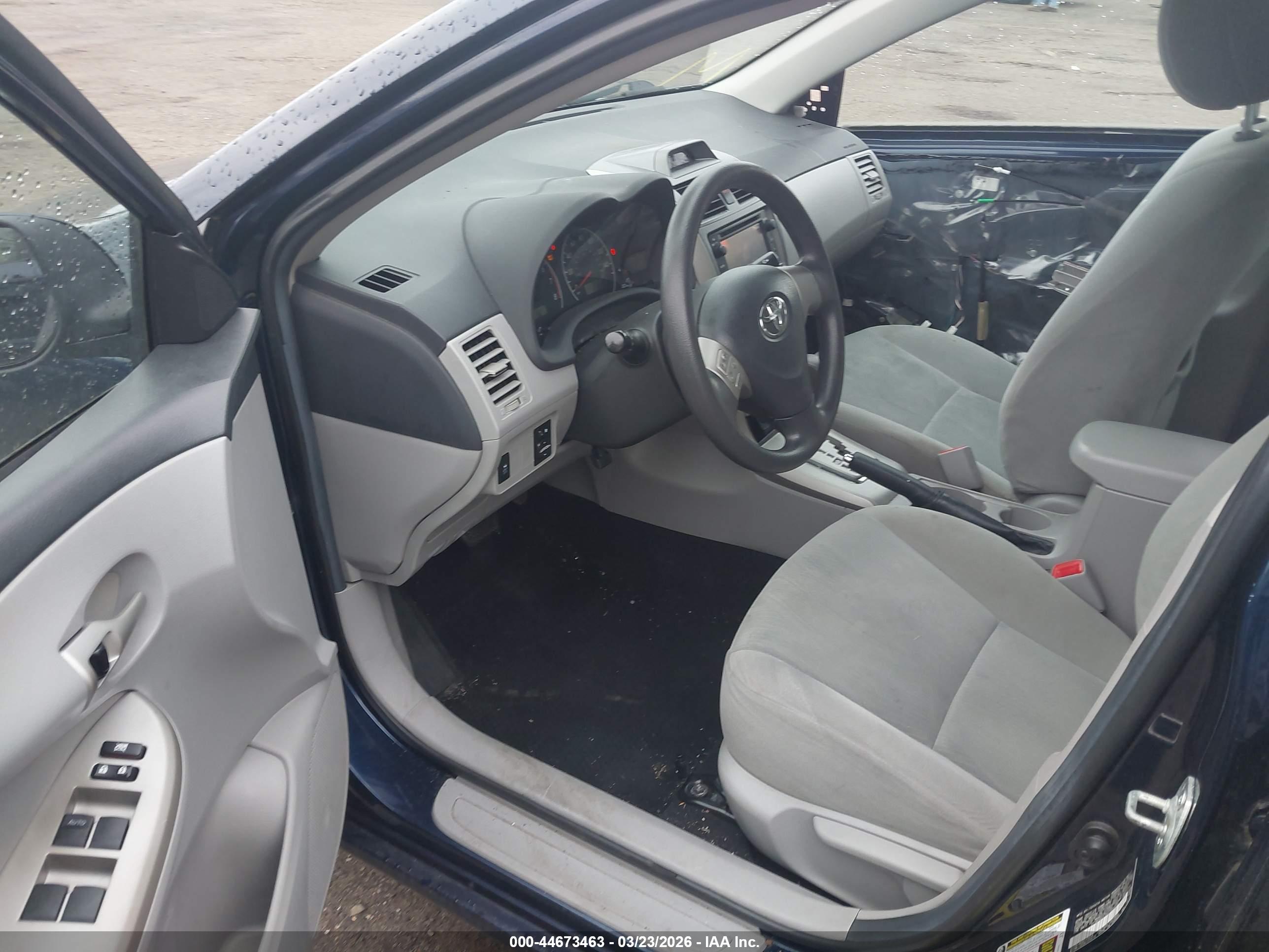 TOYOTA COROLLA image 5