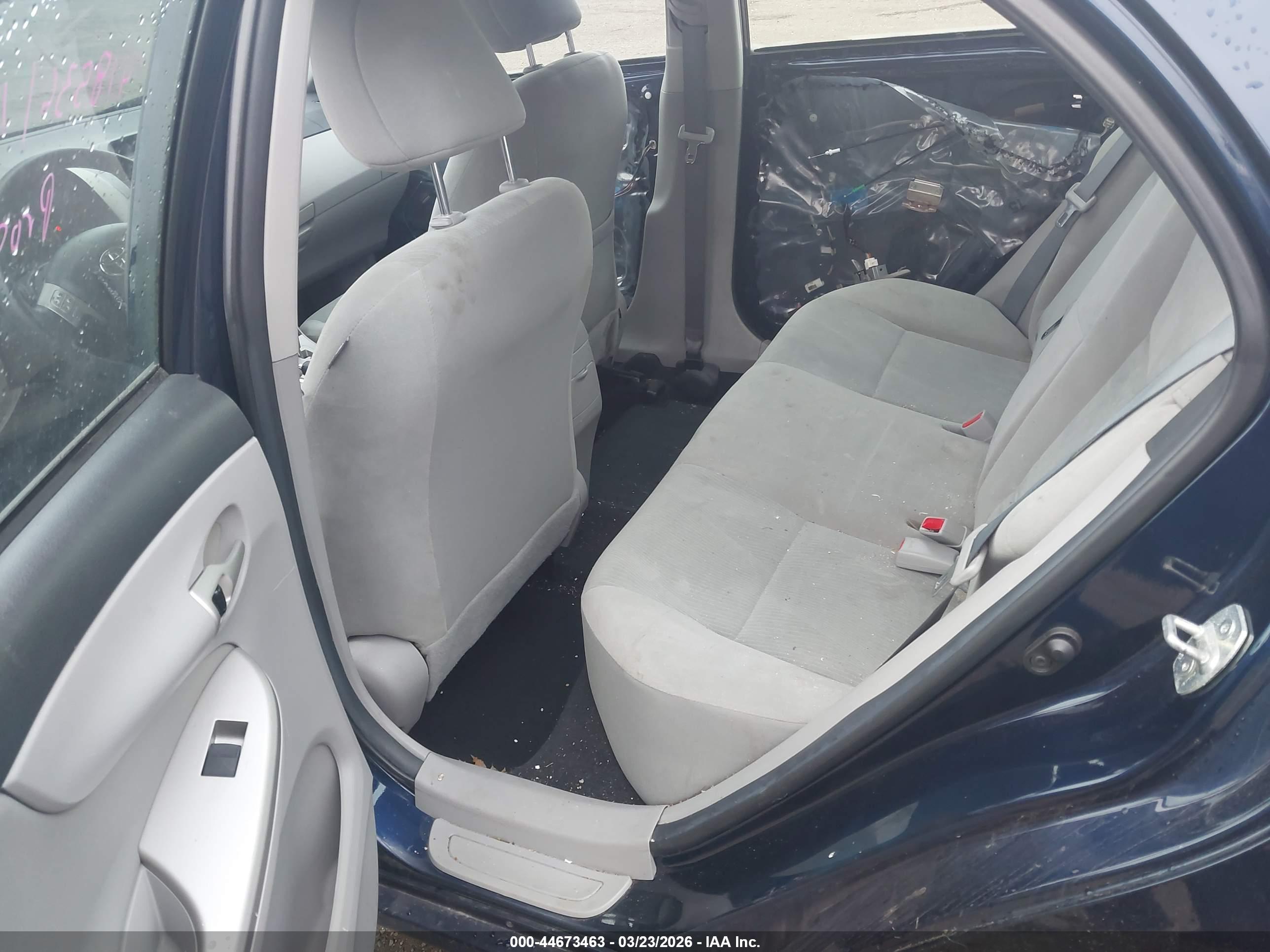 TOYOTA COROLLA image 8