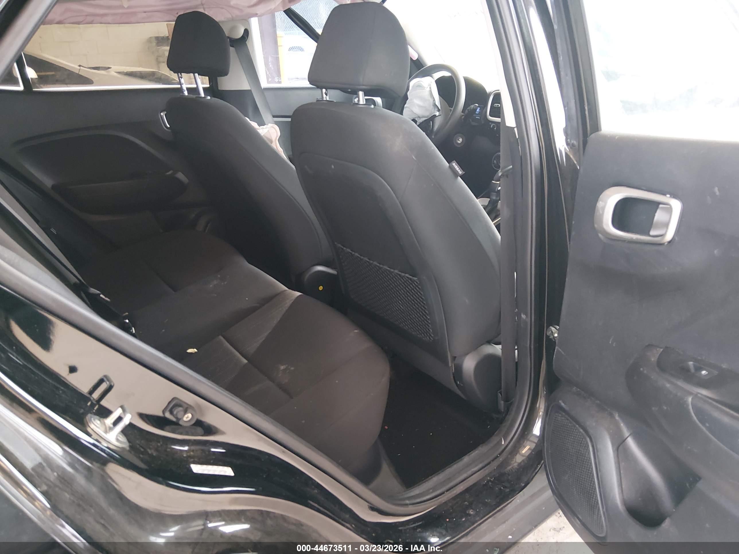 HYUNDAI VENUE image 8