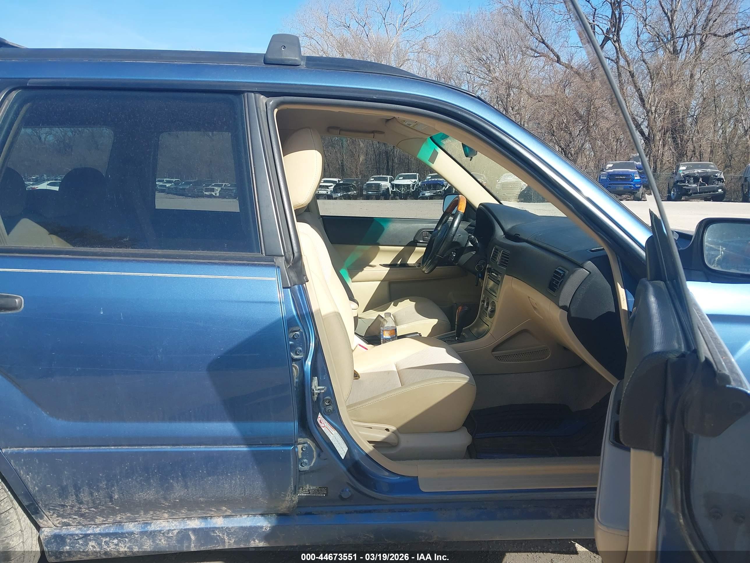 SUBARU FORESTER image 5