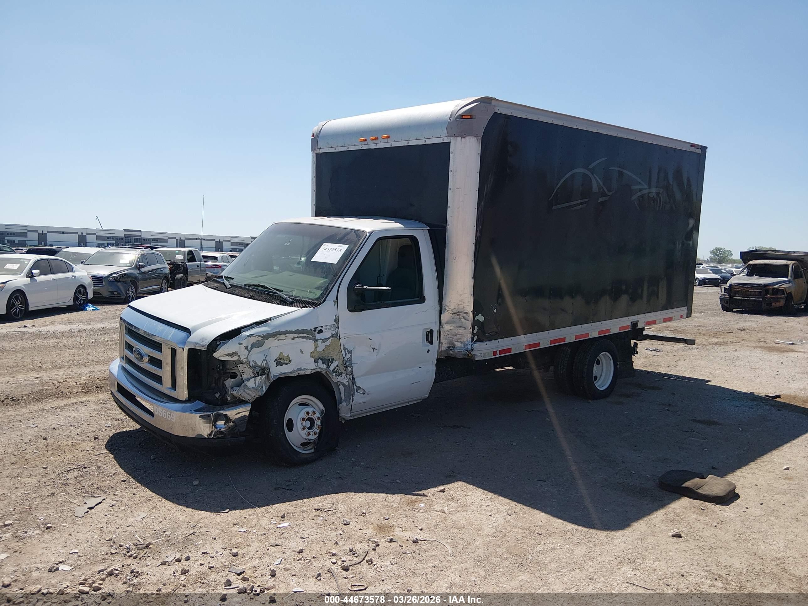 FORD E-450 image 2