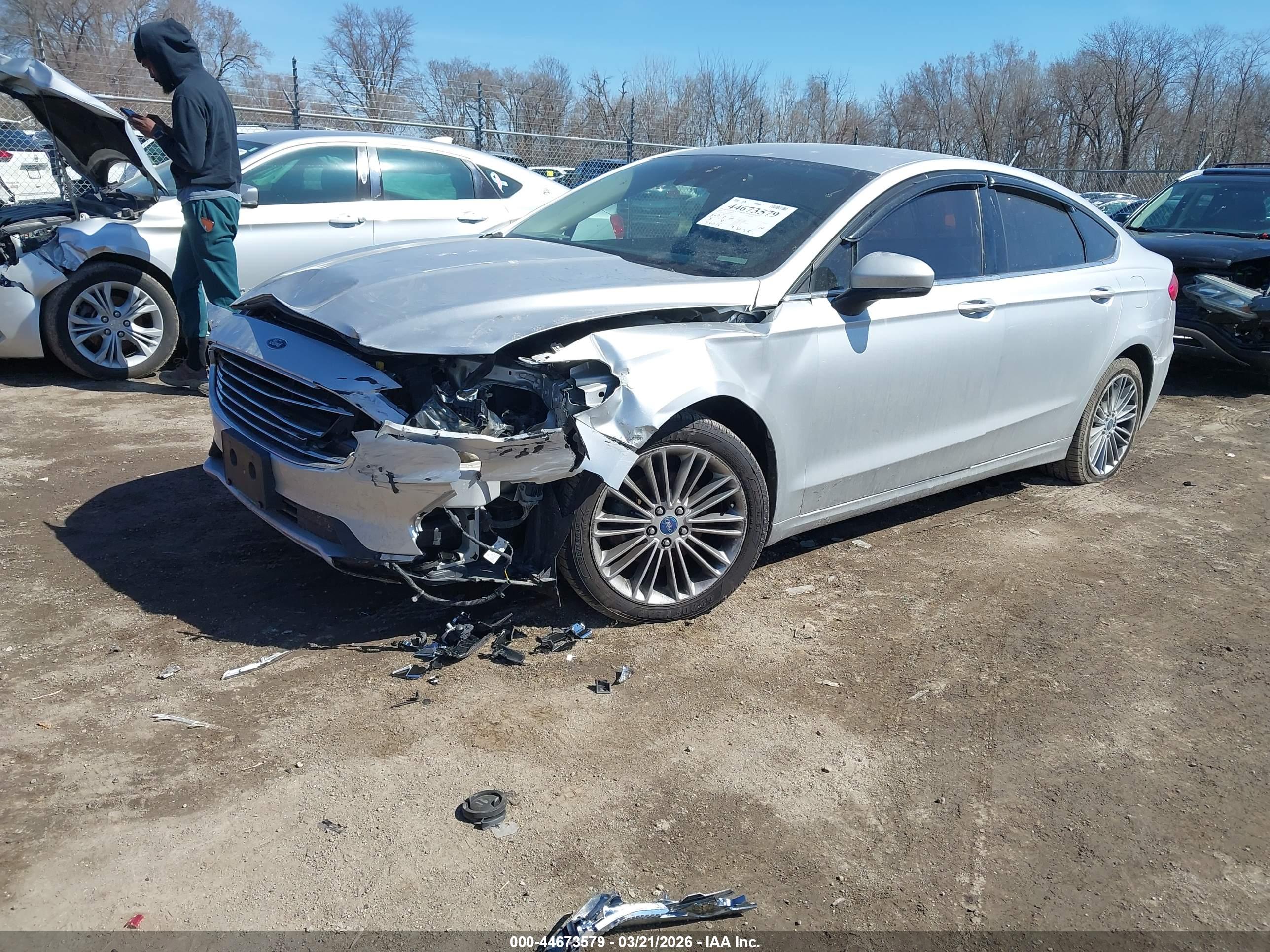FORD FUSION image 2