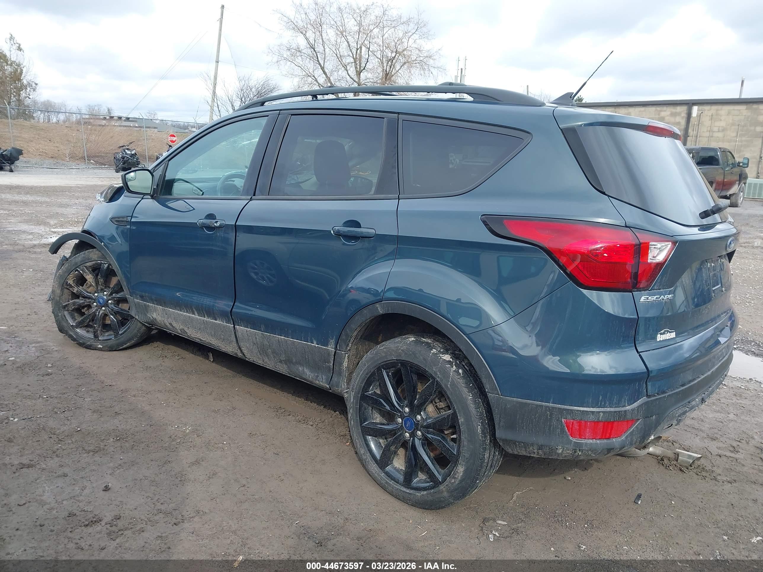 FORD ESCAPE image 3