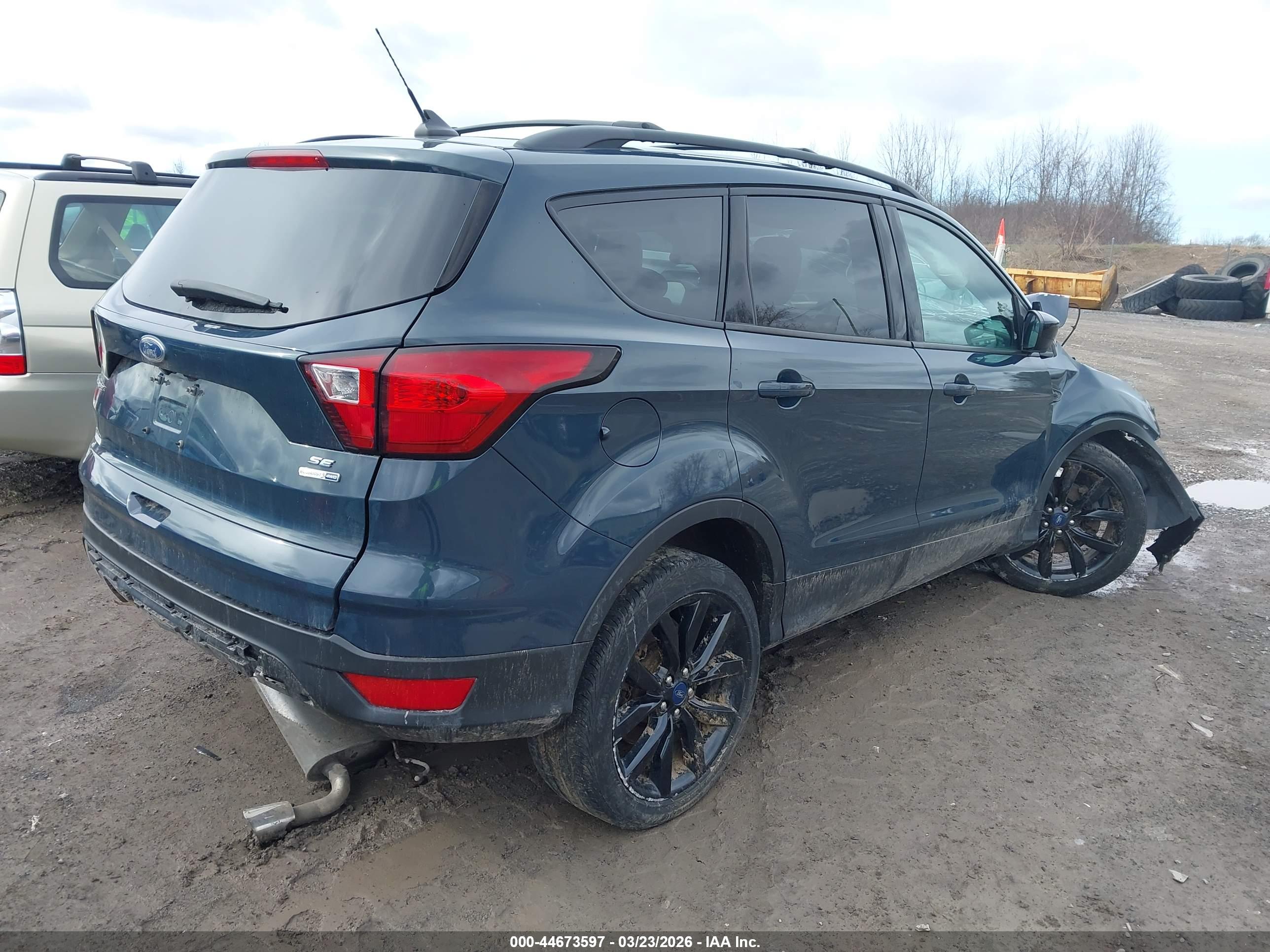 FORD ESCAPE image 4