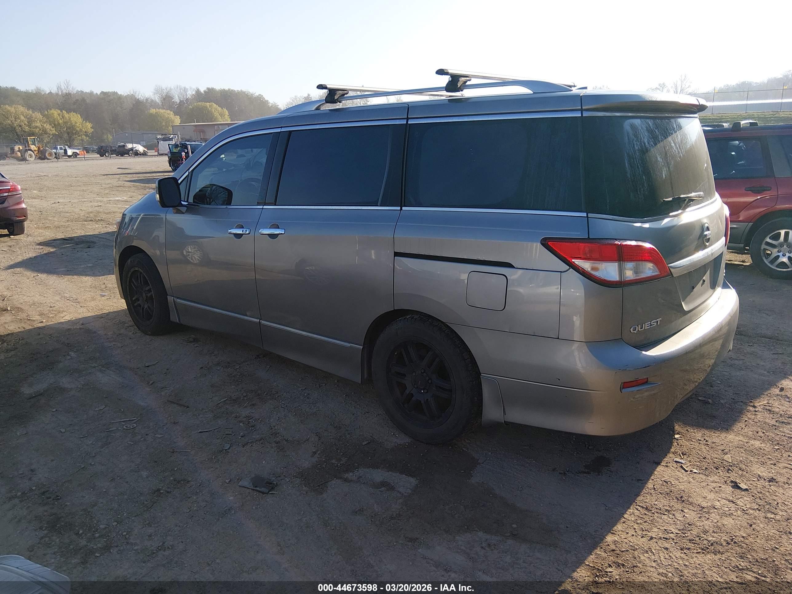 NISSAN QUEST image 3