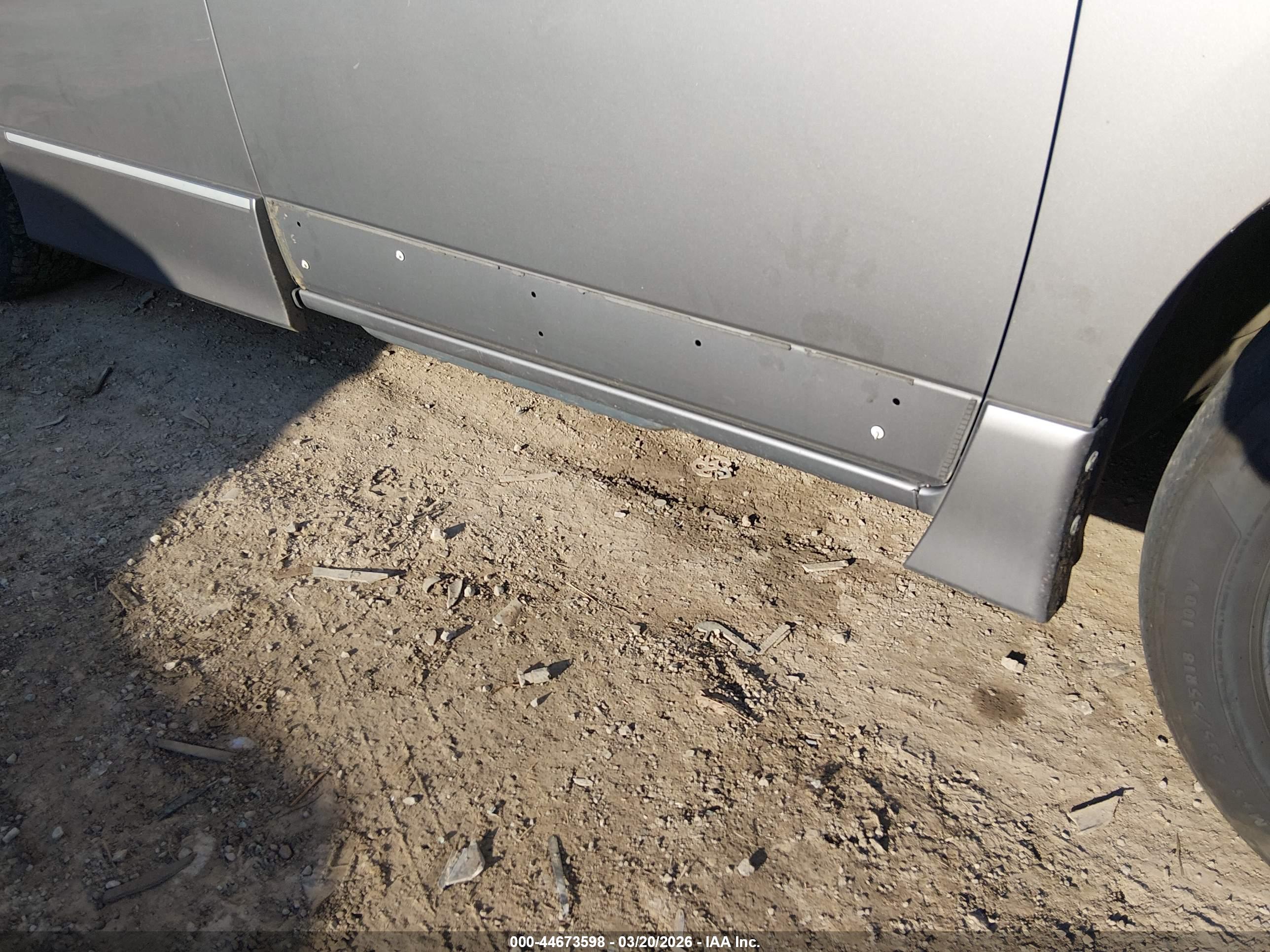 NISSAN QUEST image 6