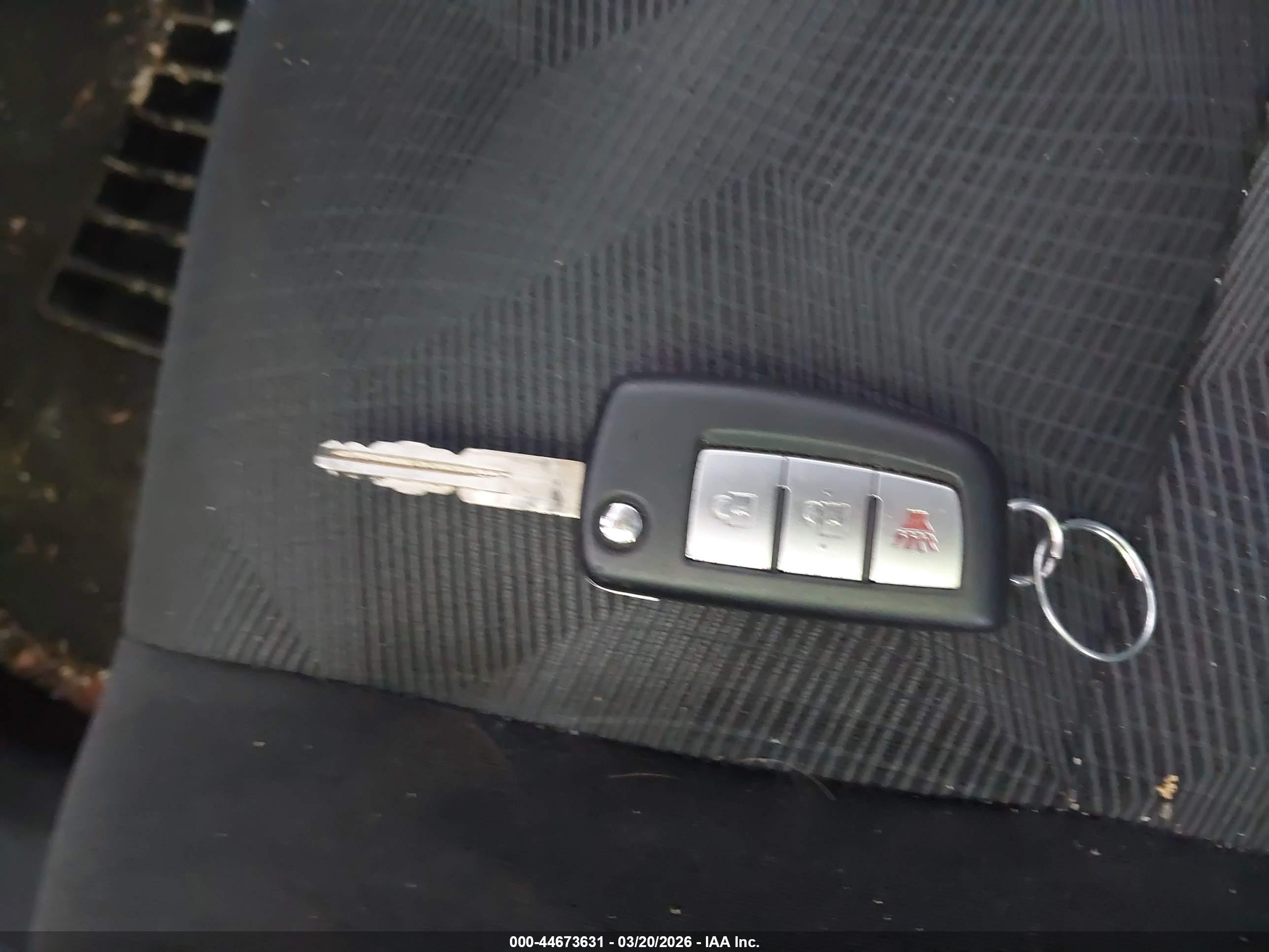 NISSAN ROGUE image 11