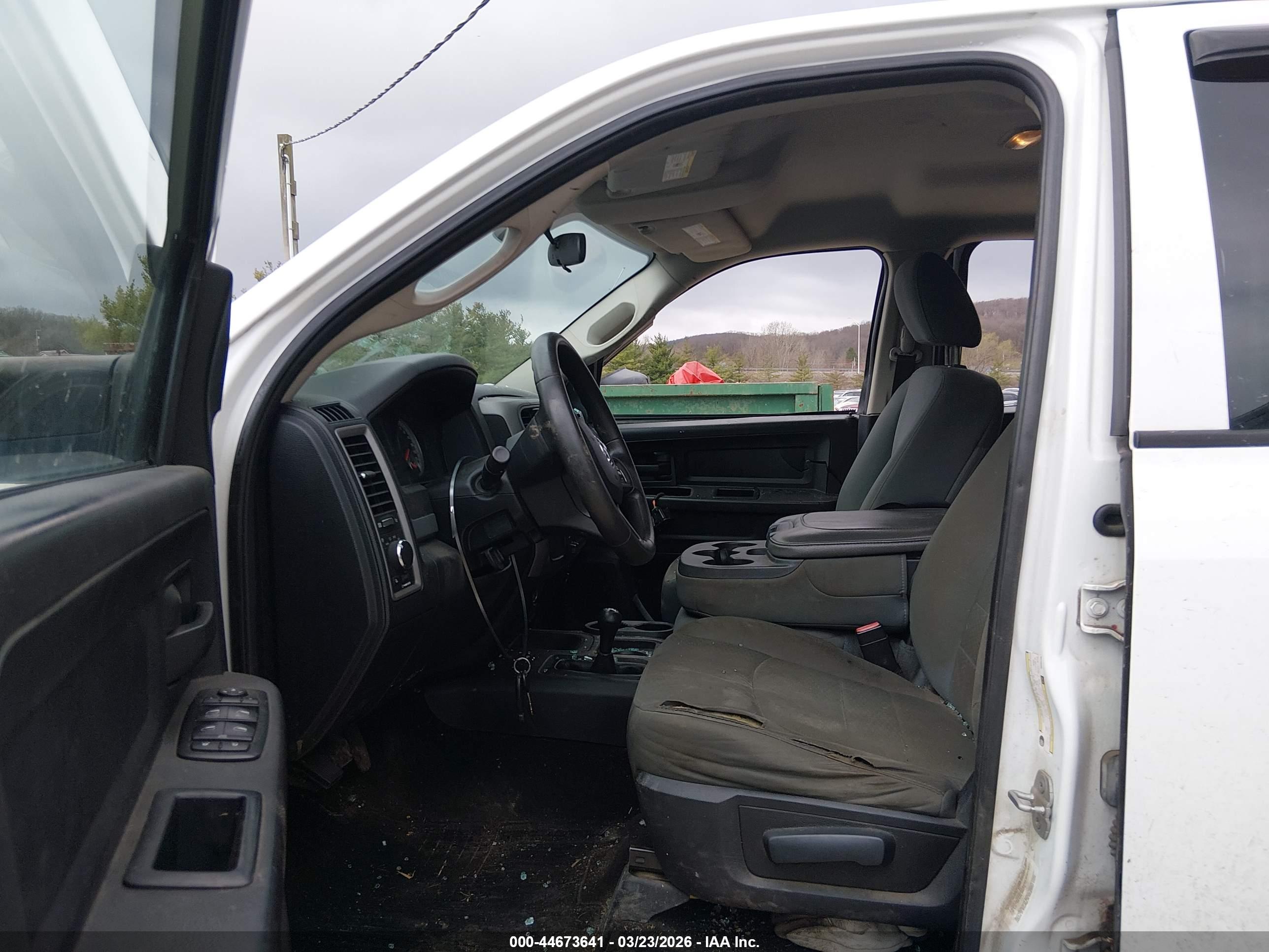 RAM 2500 image 5