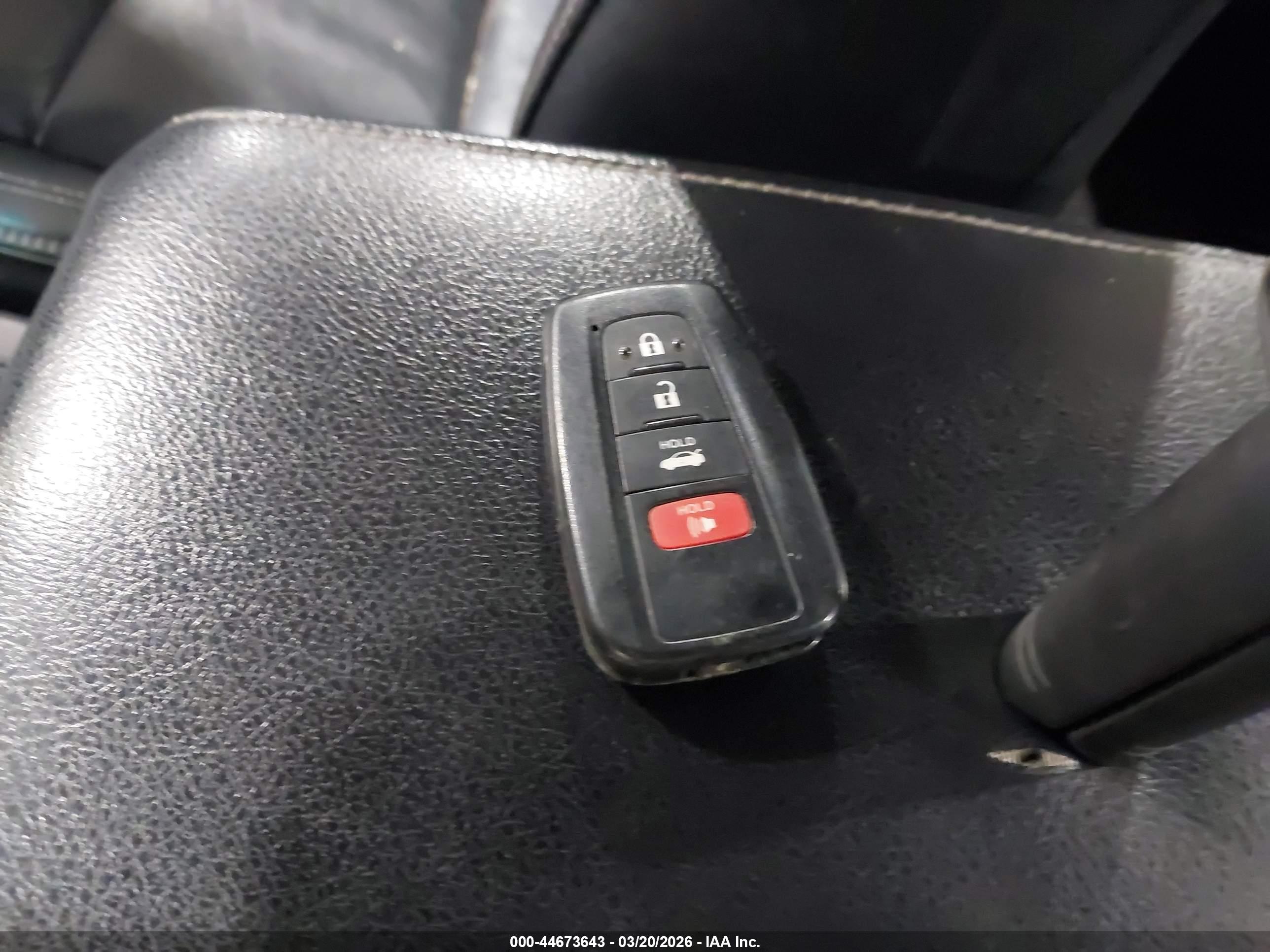 TOYOTA CAMRY image 11