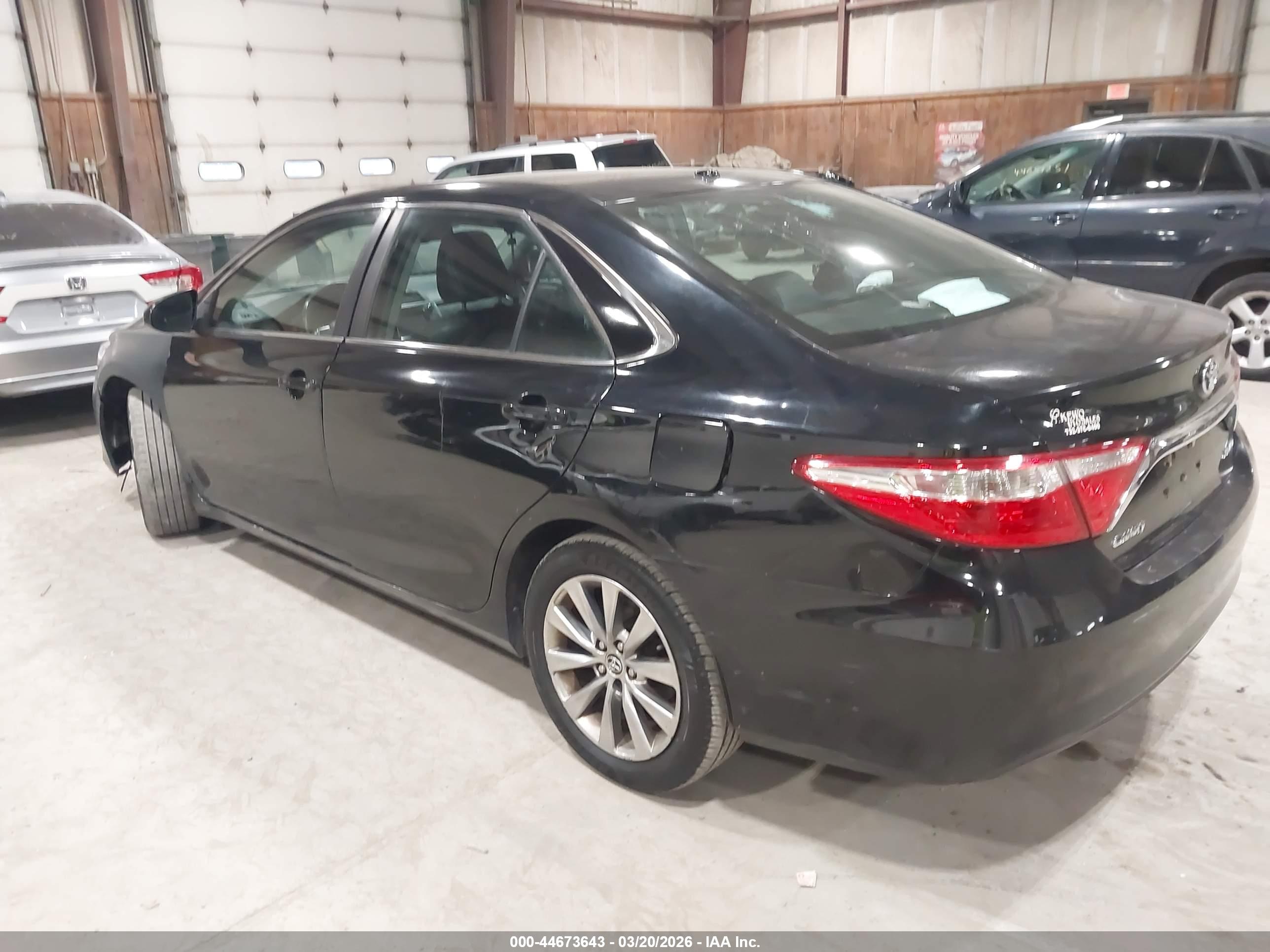 TOYOTA CAMRY image 3