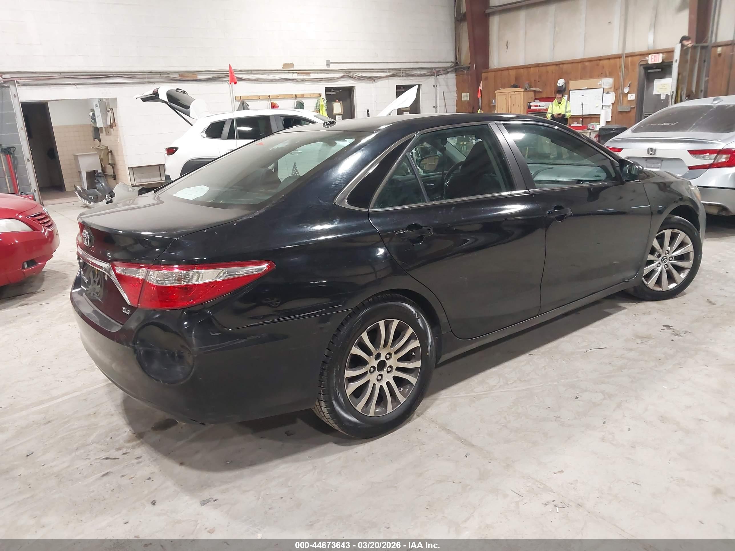 TOYOTA CAMRY image 4