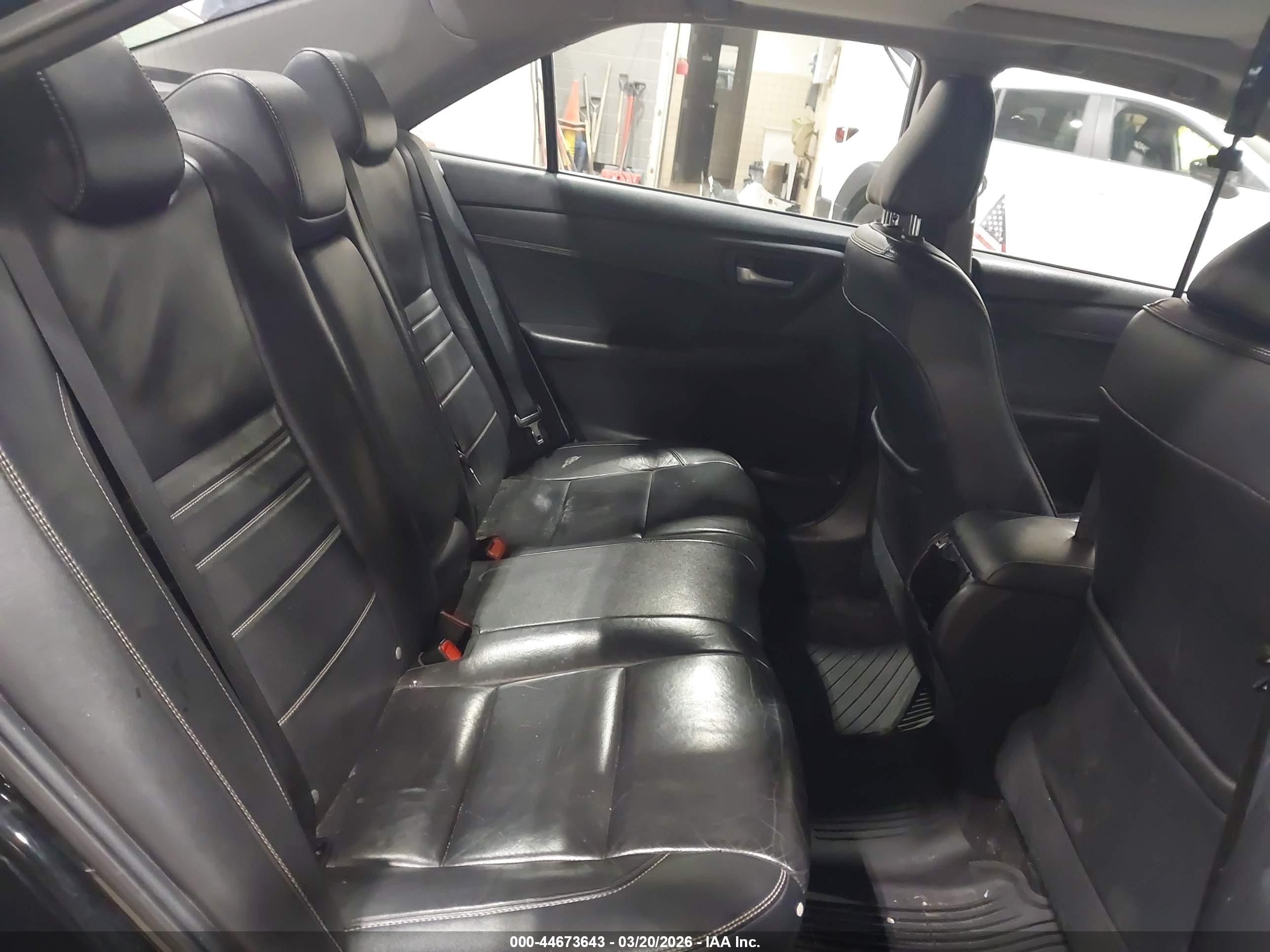 TOYOTA CAMRY image 8