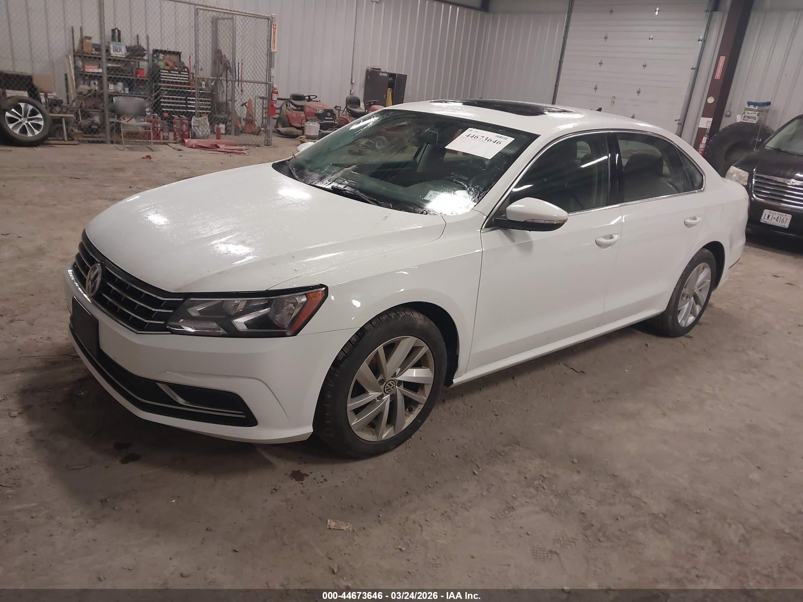 VOLKSWAGEN PASSAT image 2