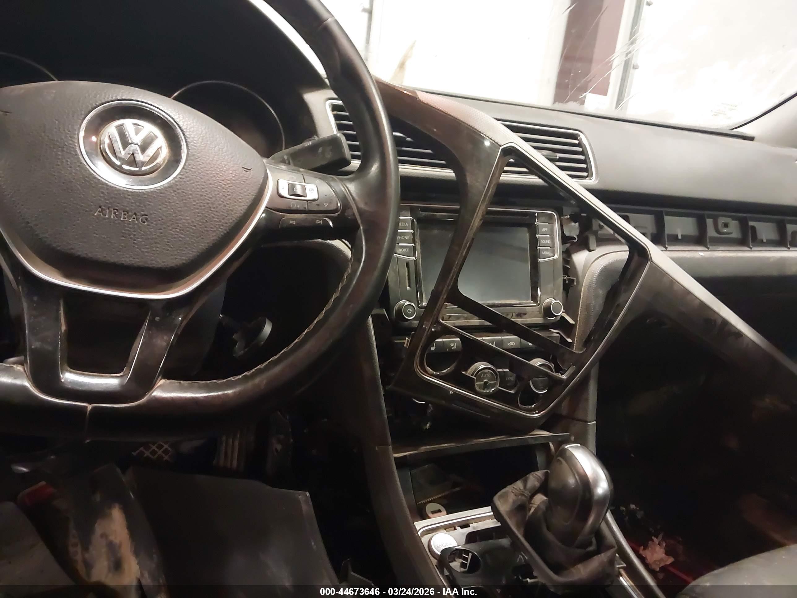 VOLKSWAGEN PASSAT image 6