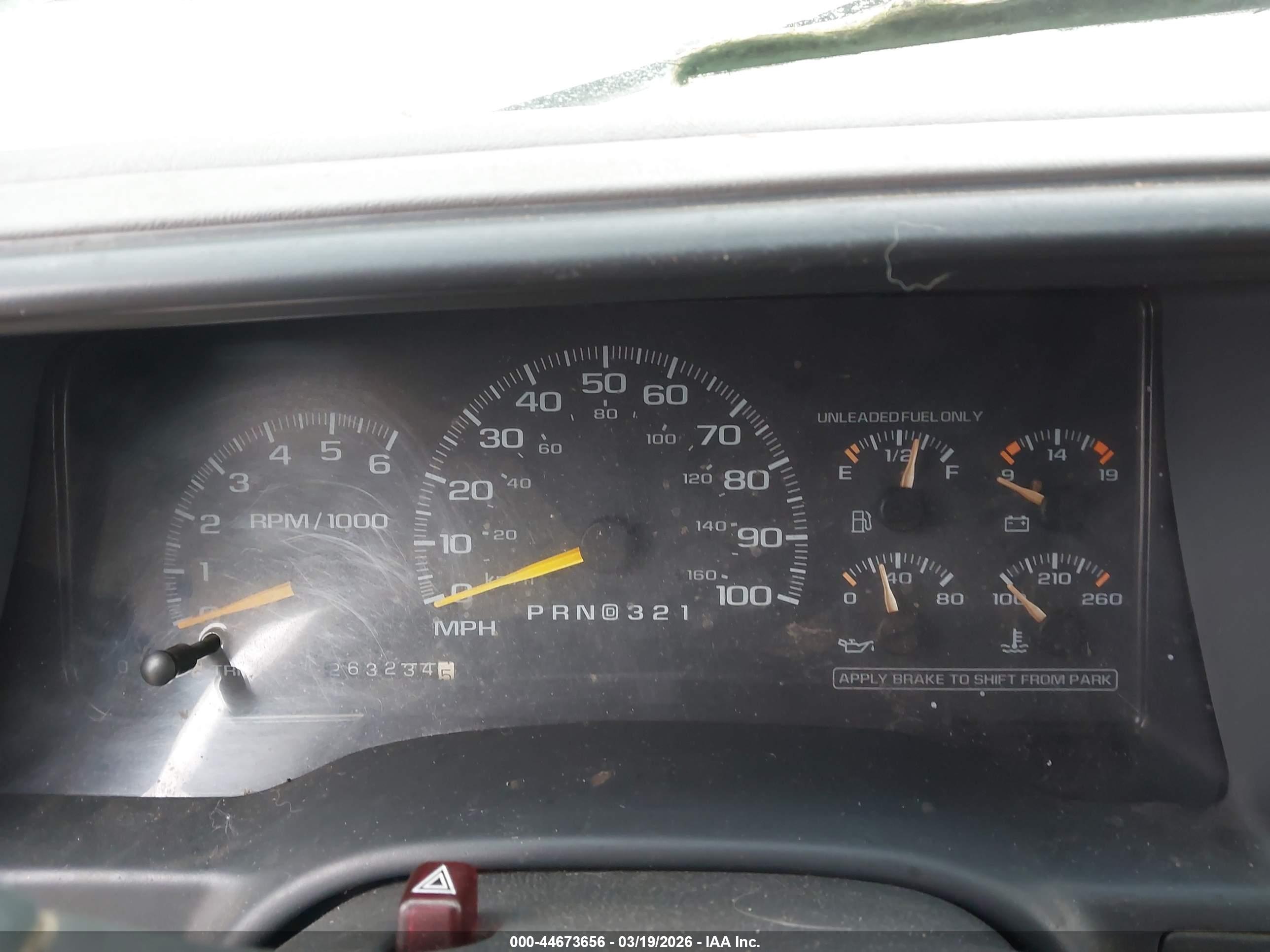 GMC SUBURBAN image 7