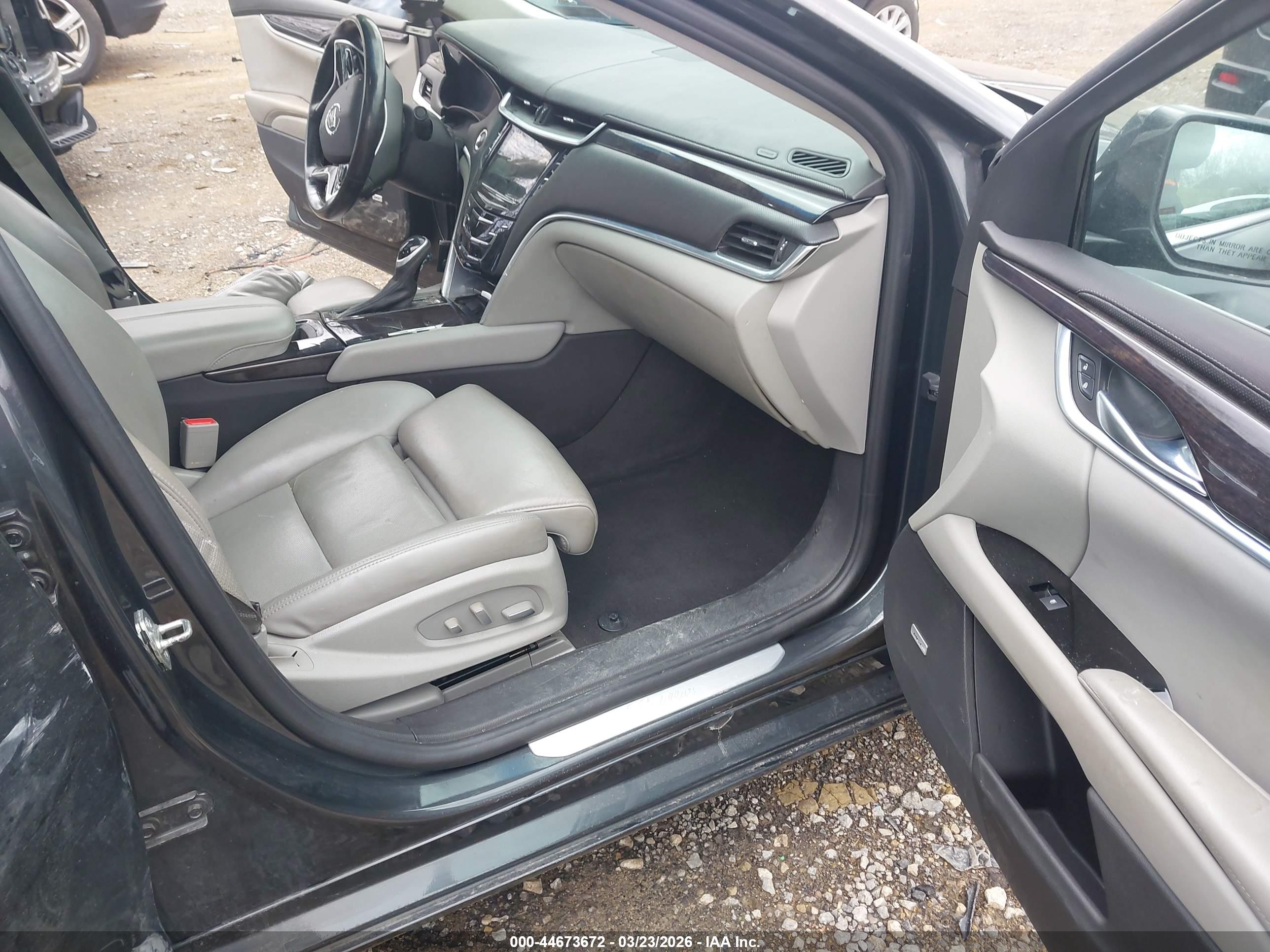 CADILLAC XTS image 5