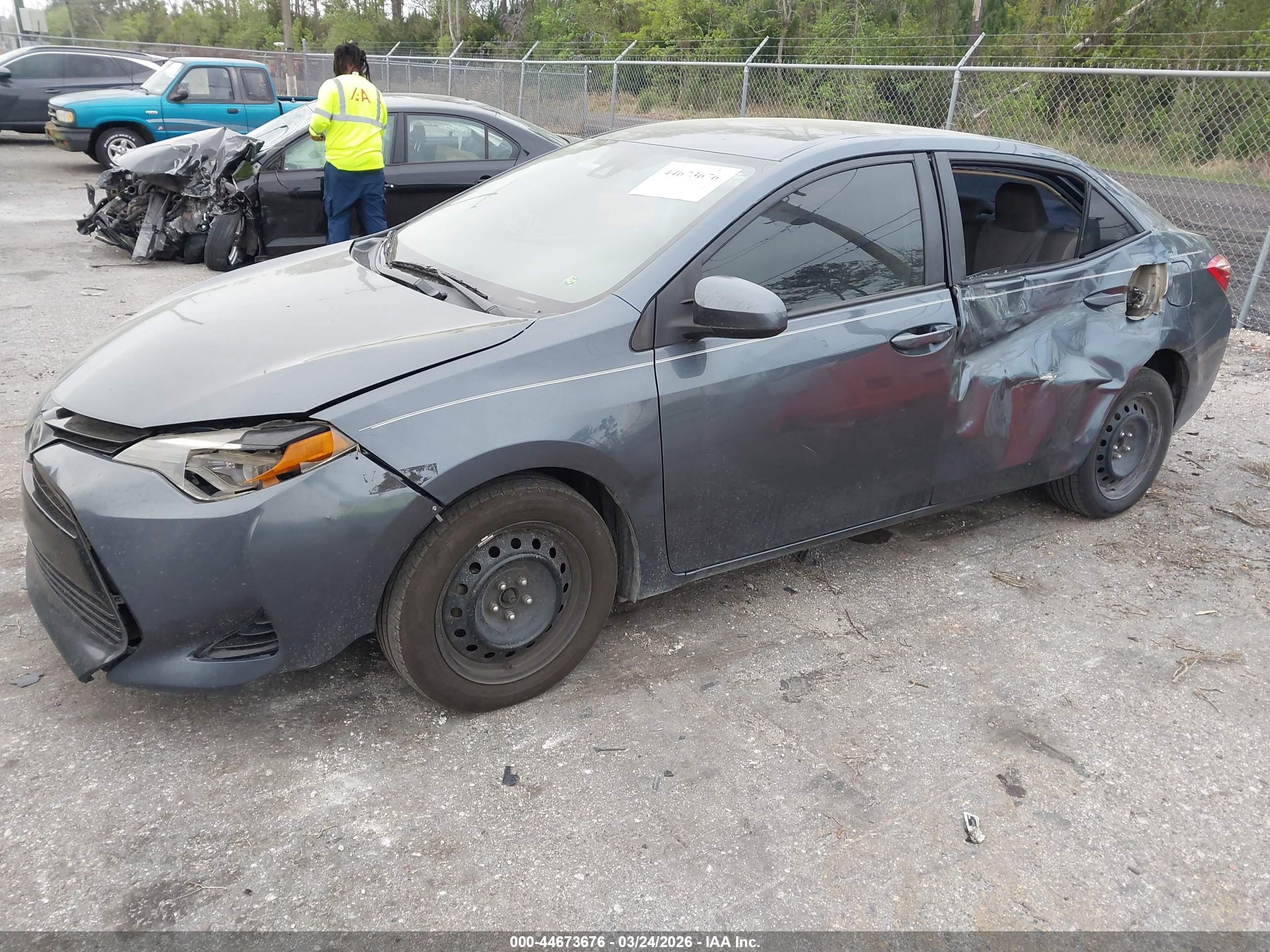 TOYOTA COROLLA image 2