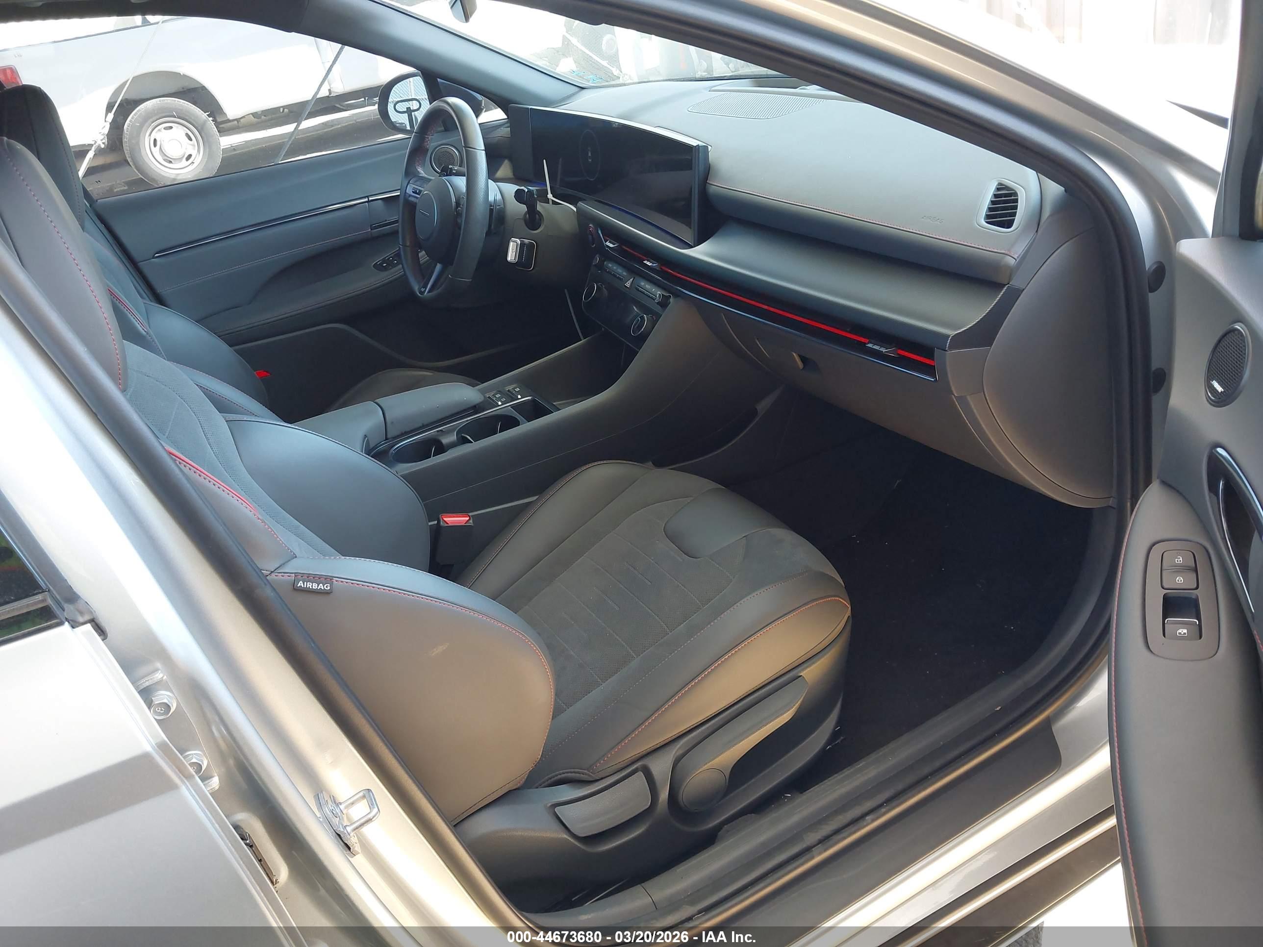 HYUNDAI SONATA image 5