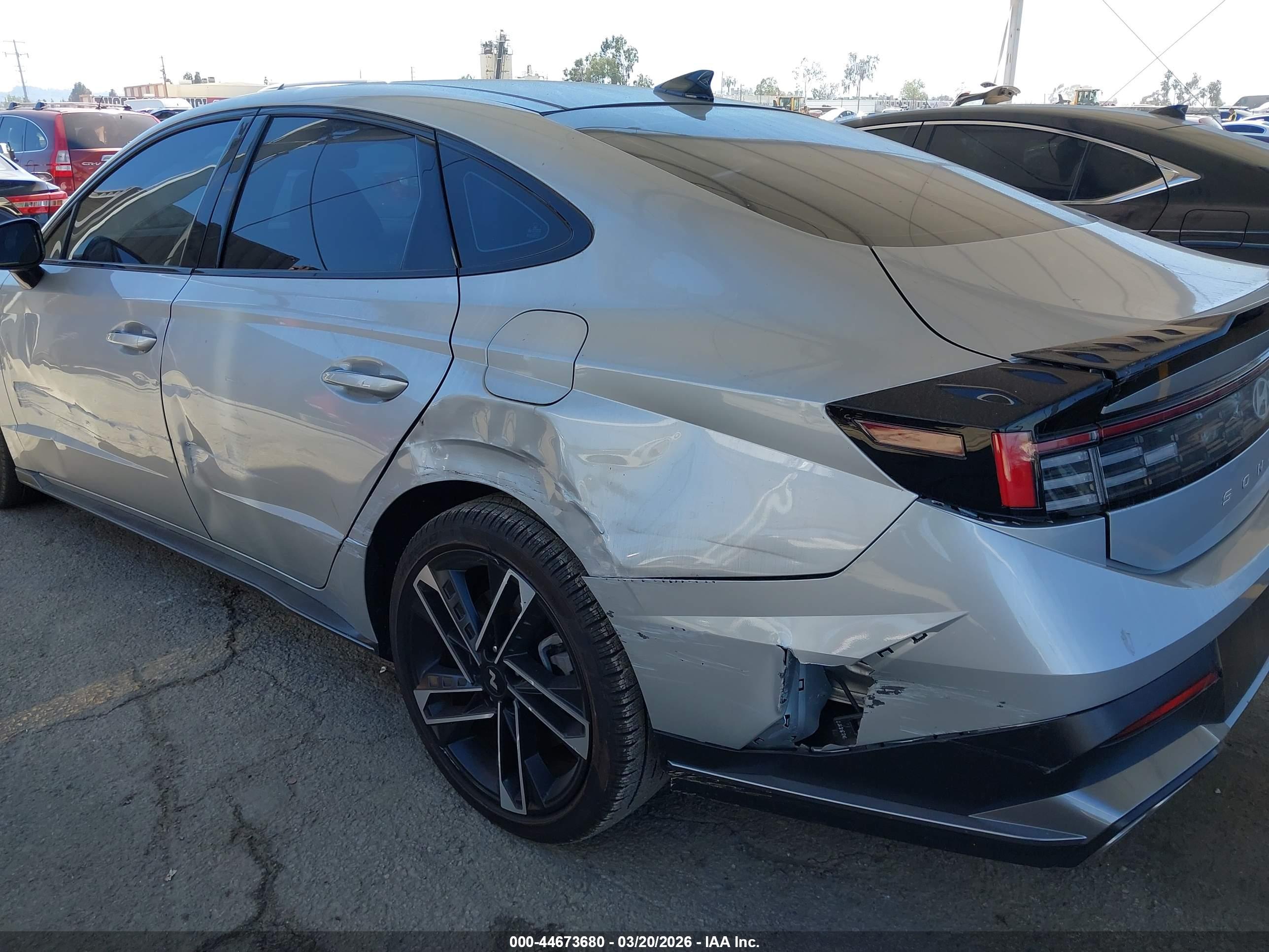 HYUNDAI SONATA image 6