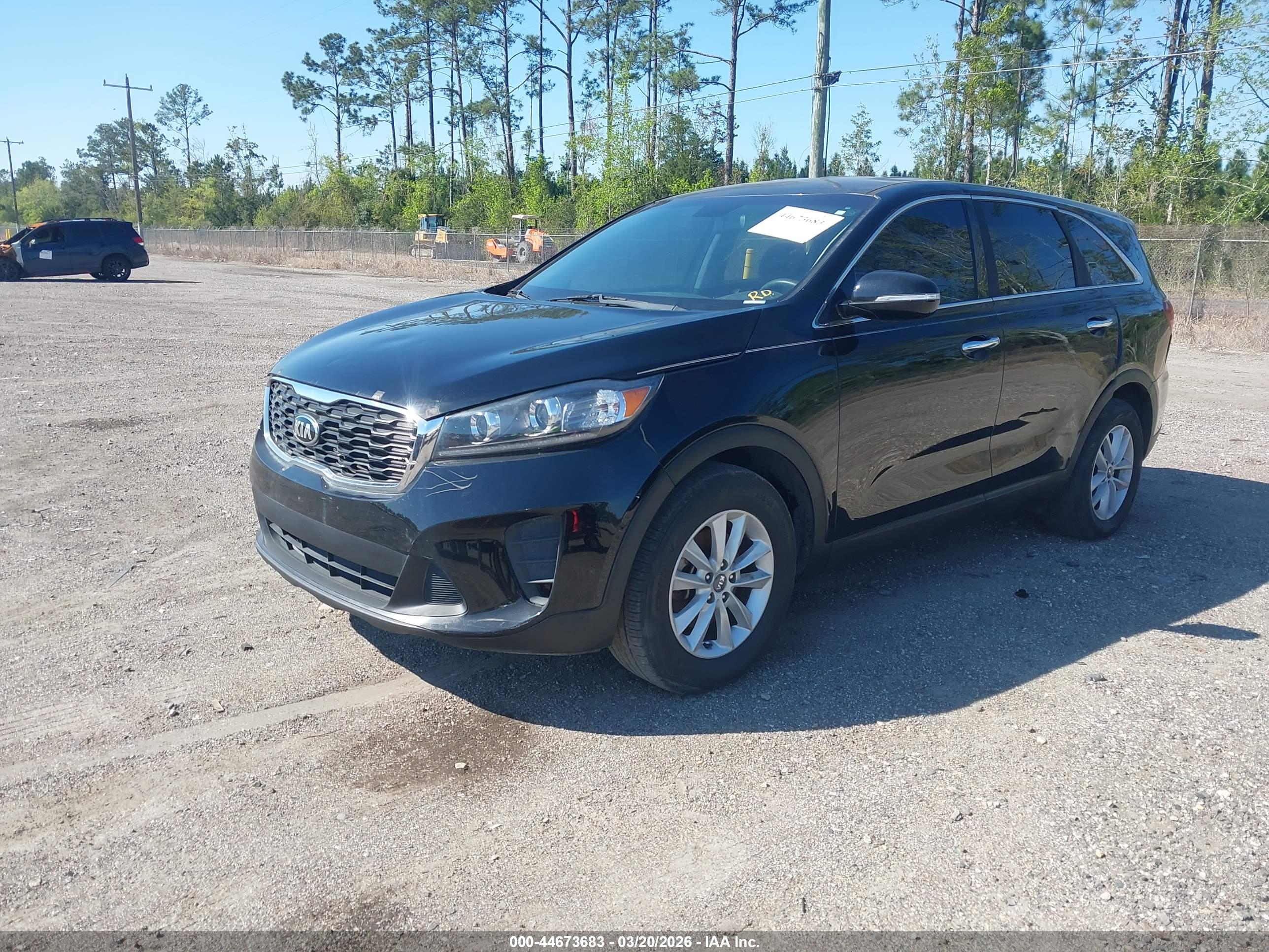 KIA SORENTO image 2