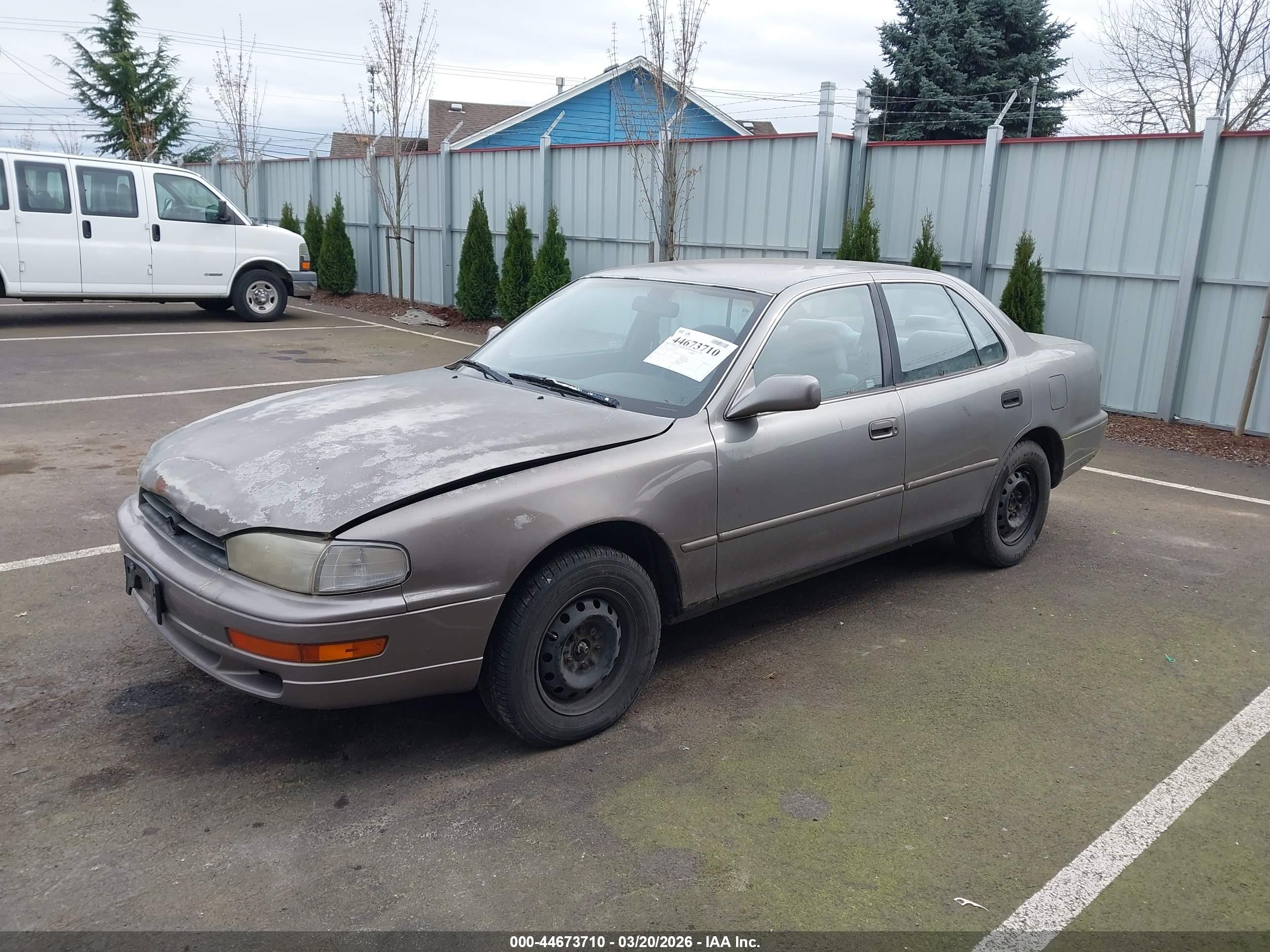 TOYOTA CAMRY image 2
