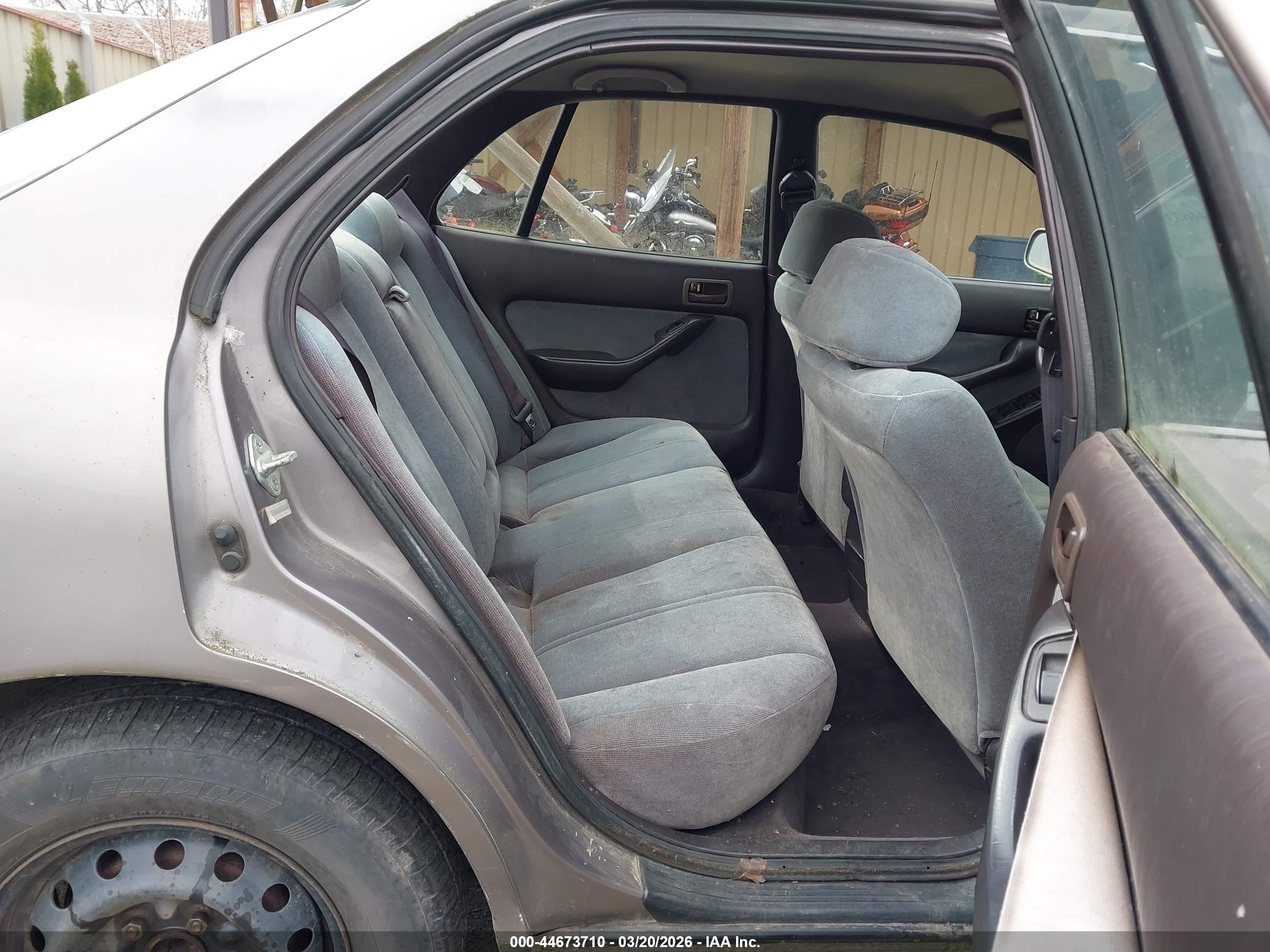 TOYOTA CAMRY image 8