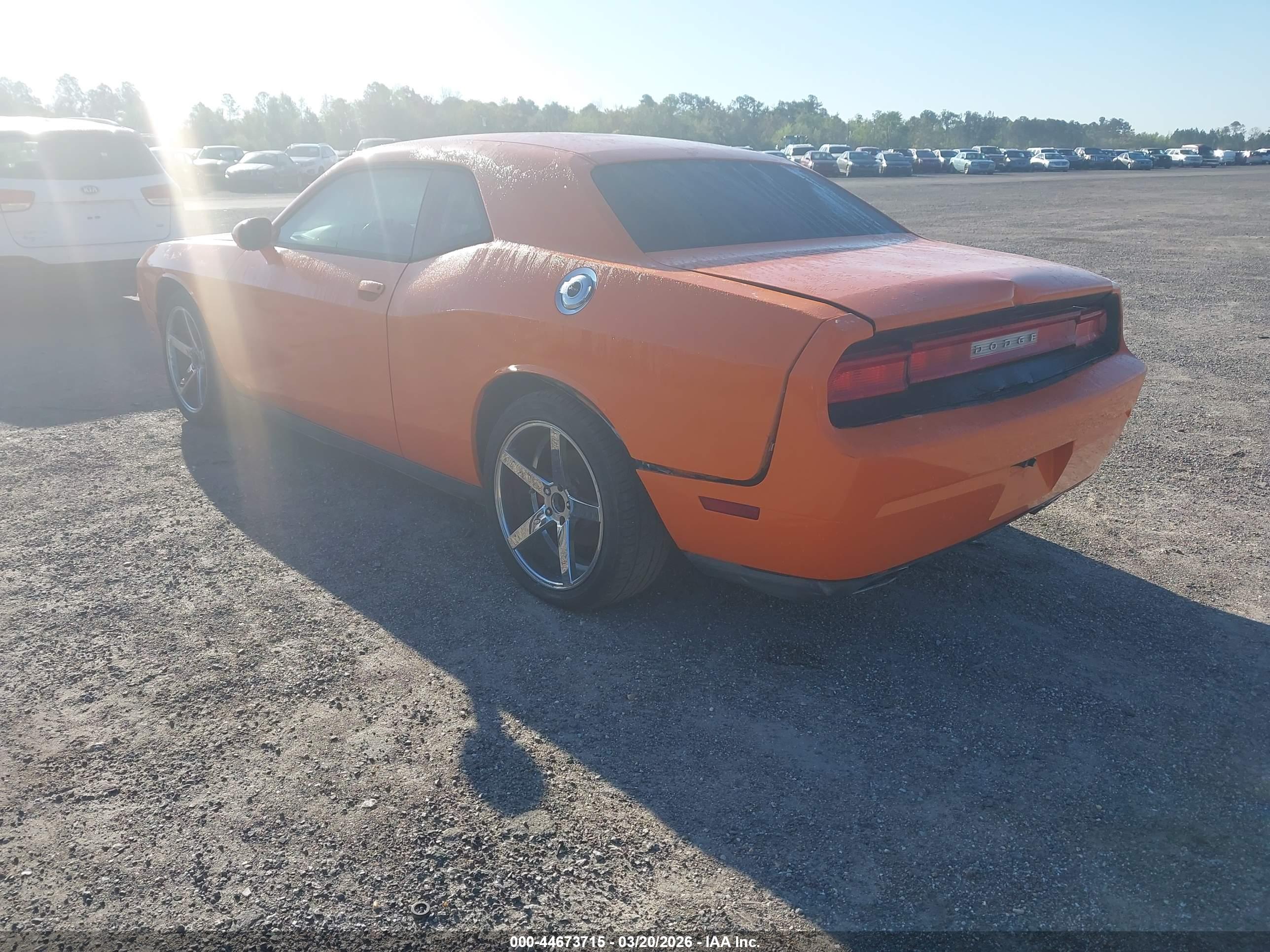 DODGE CHALLENGER image 3