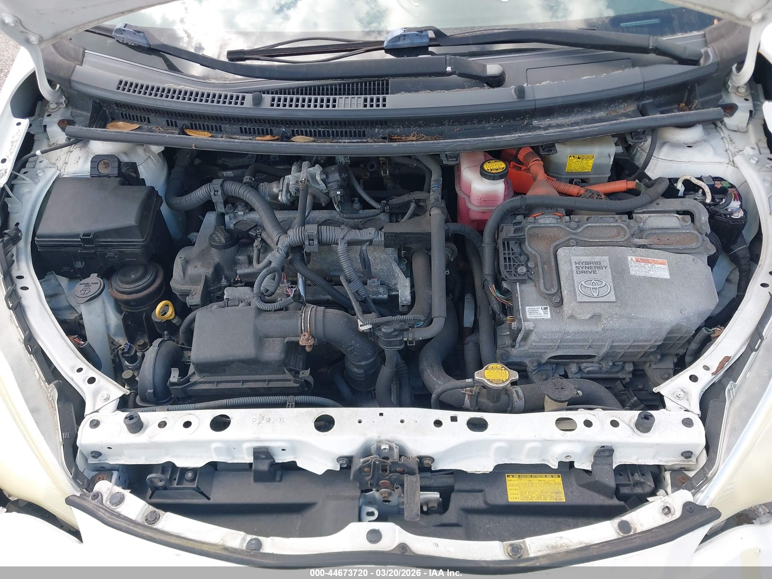 TOYOTA PRIUS image 10