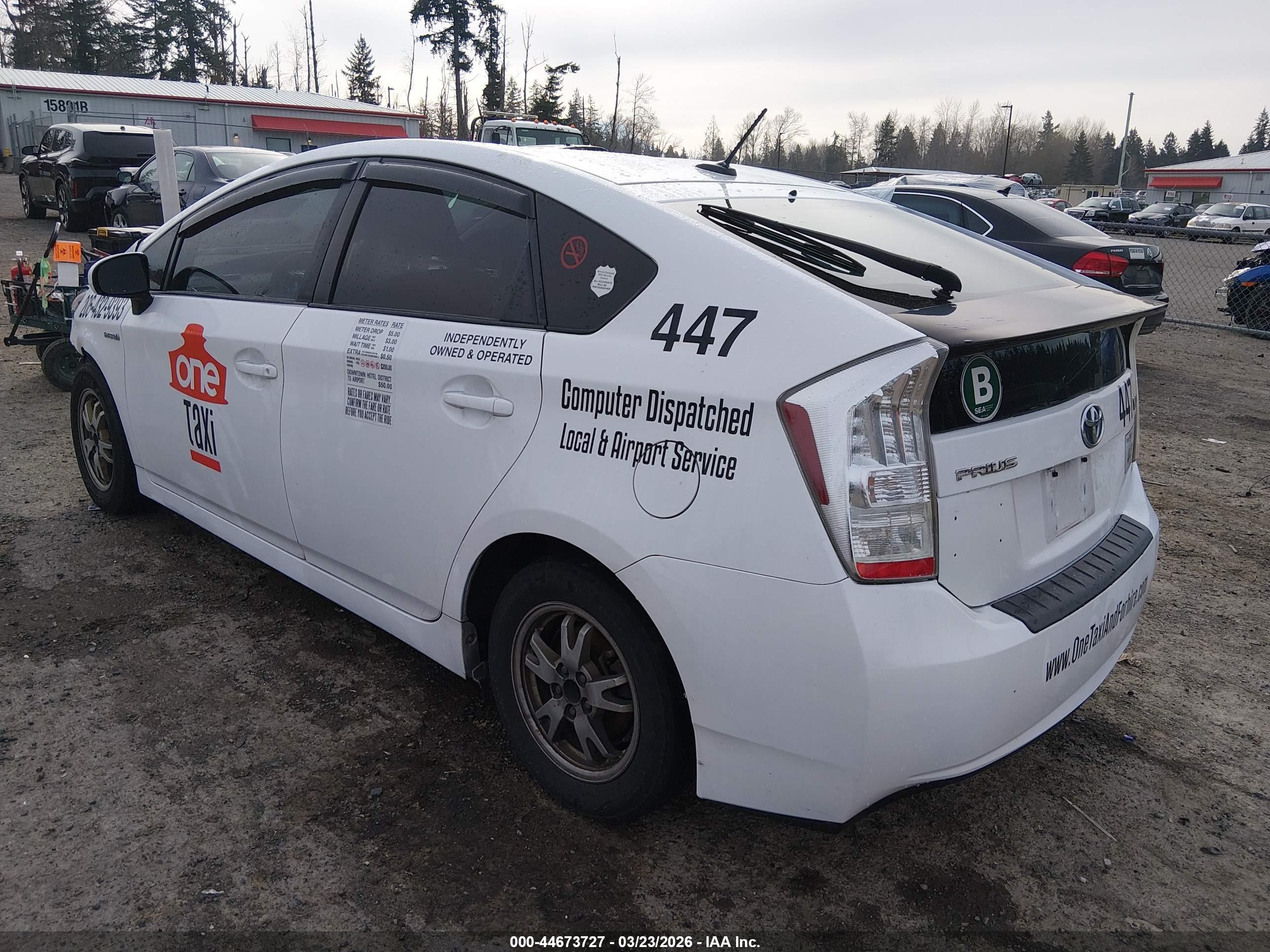 TOYOTA PRIUS image 3