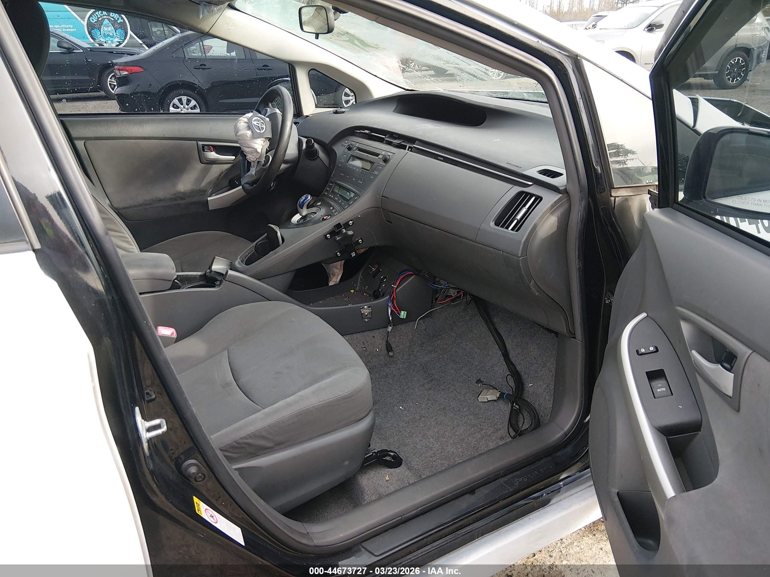 TOYOTA PRIUS image 5