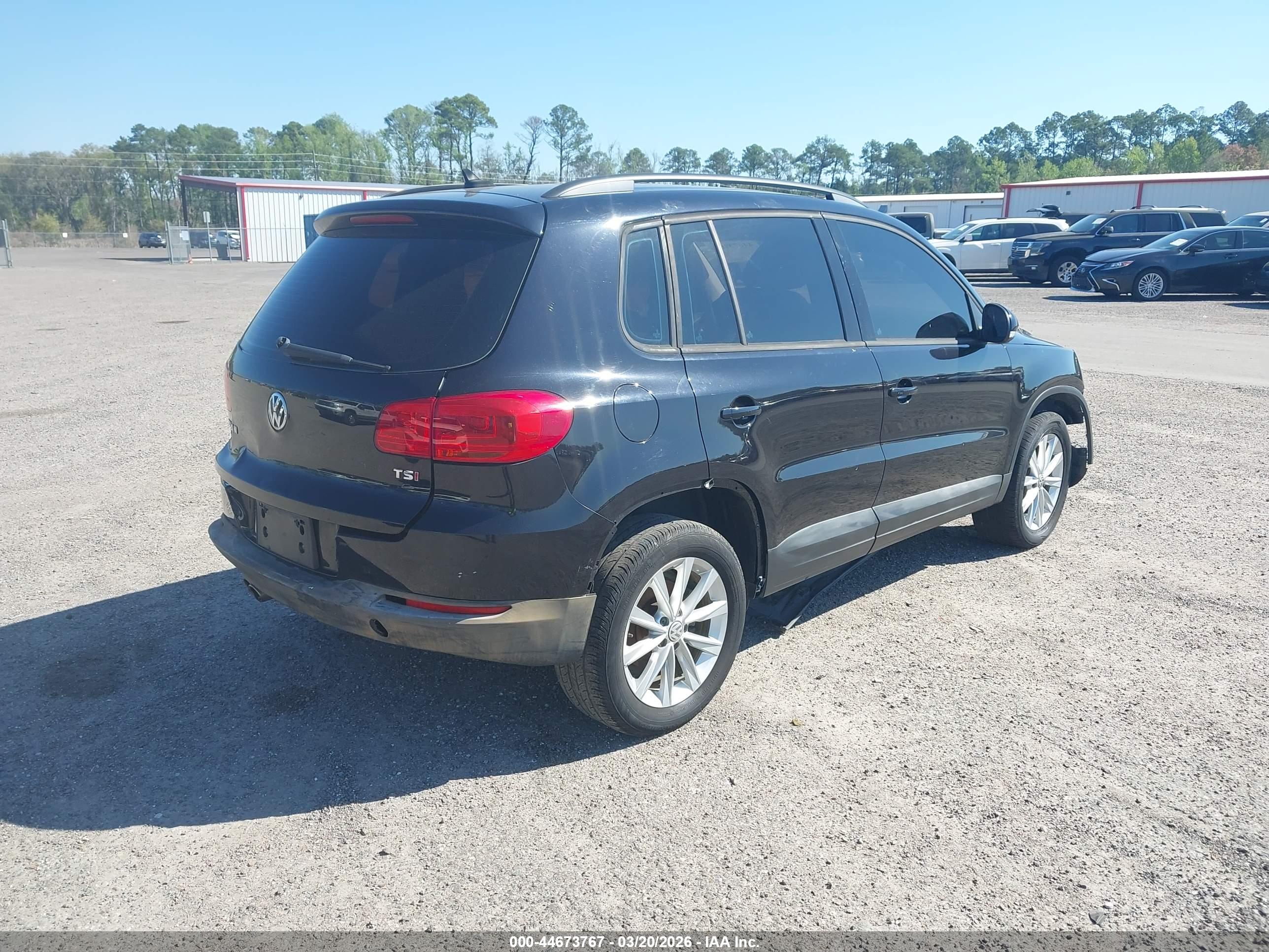 VOLKSWAGEN TIGUAN image 4