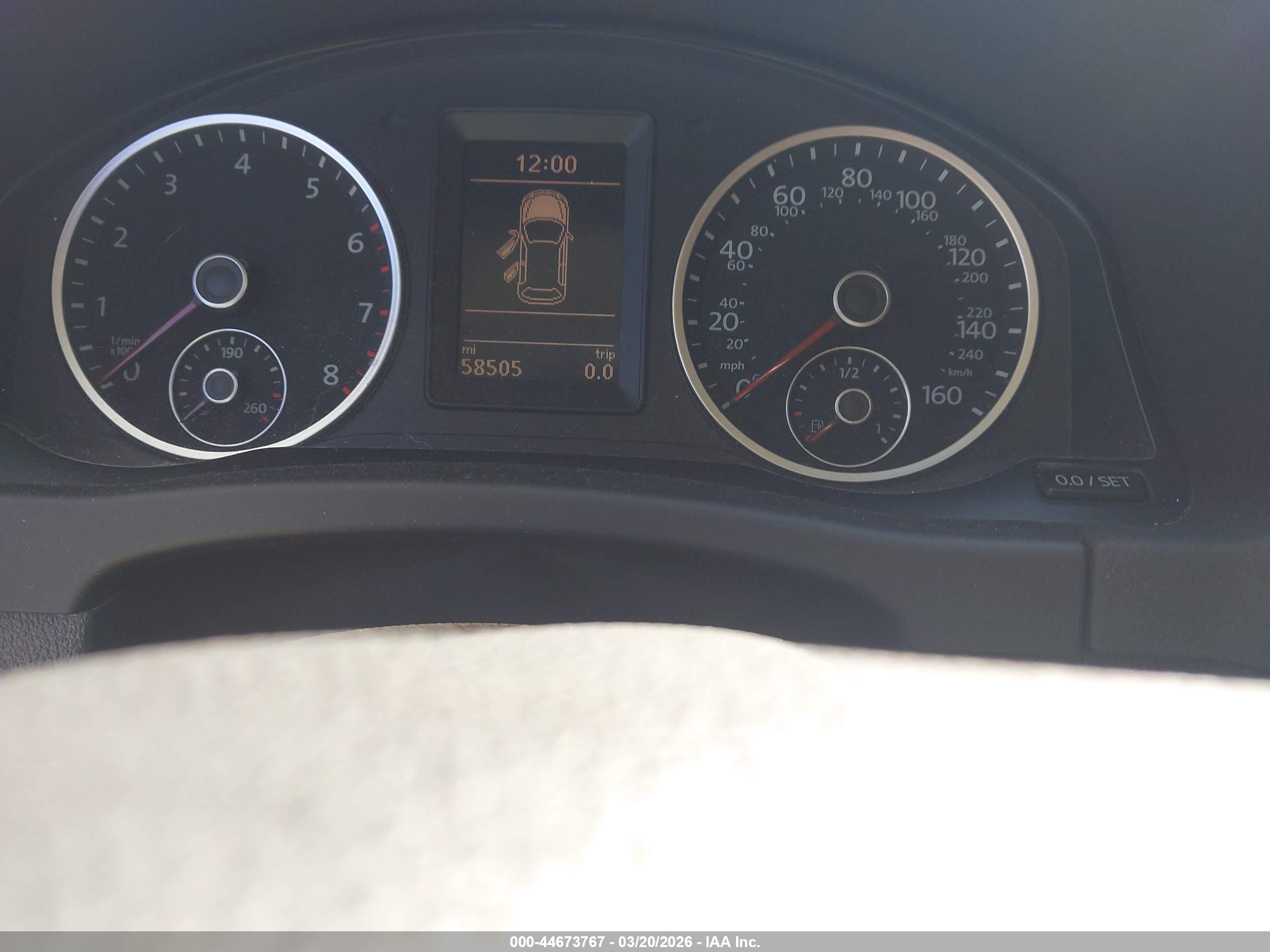 VOLKSWAGEN TIGUAN image 7