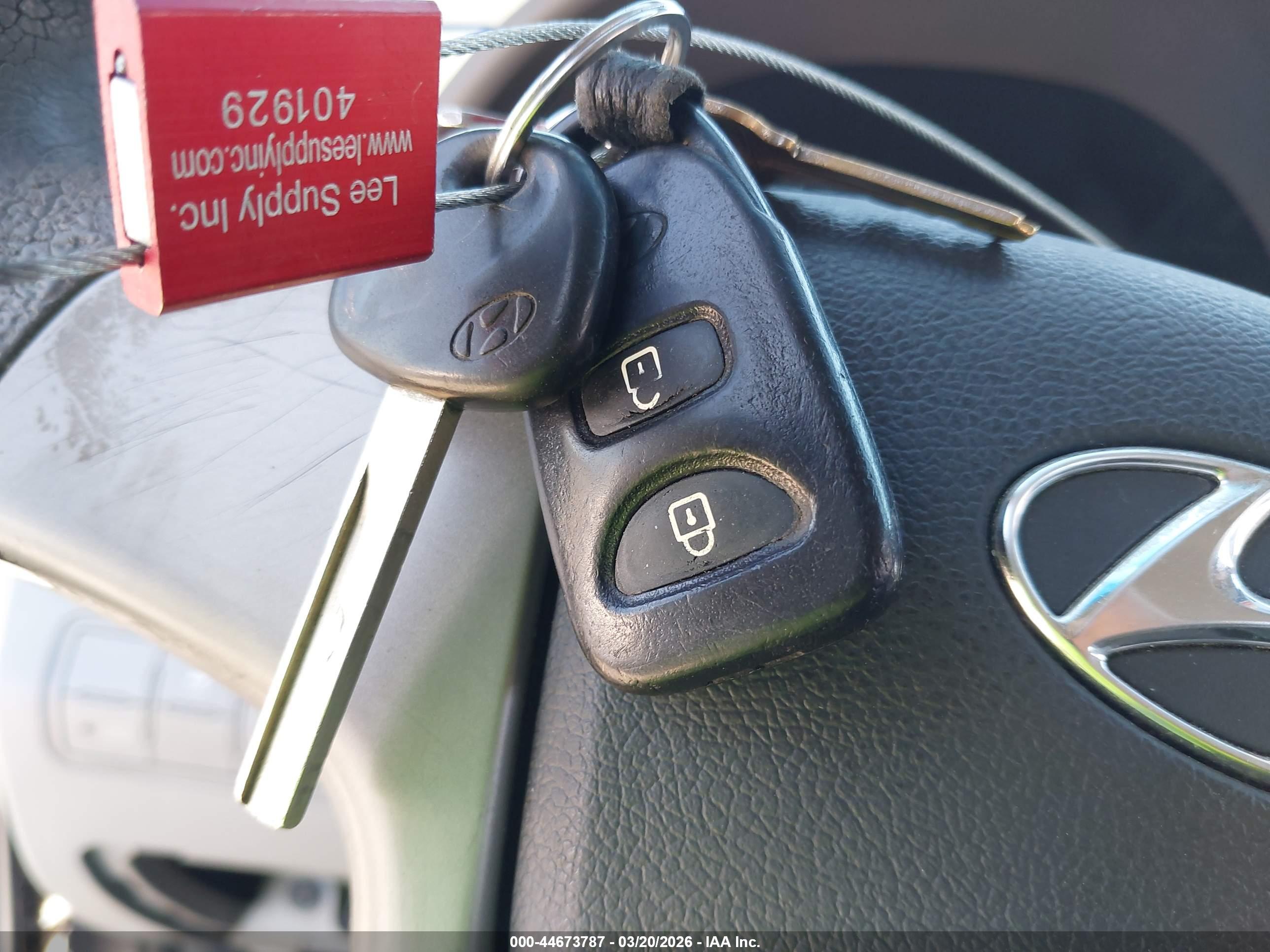 HYUNDAI ACCENT image 11