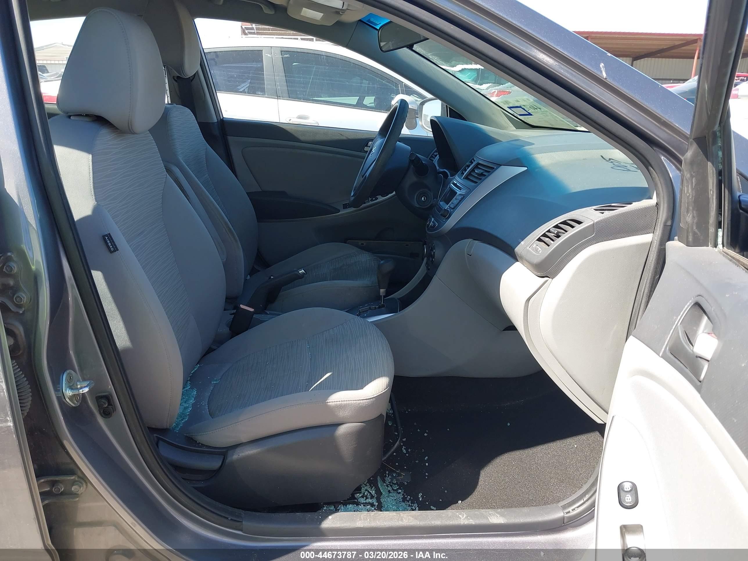 HYUNDAI ACCENT image 5