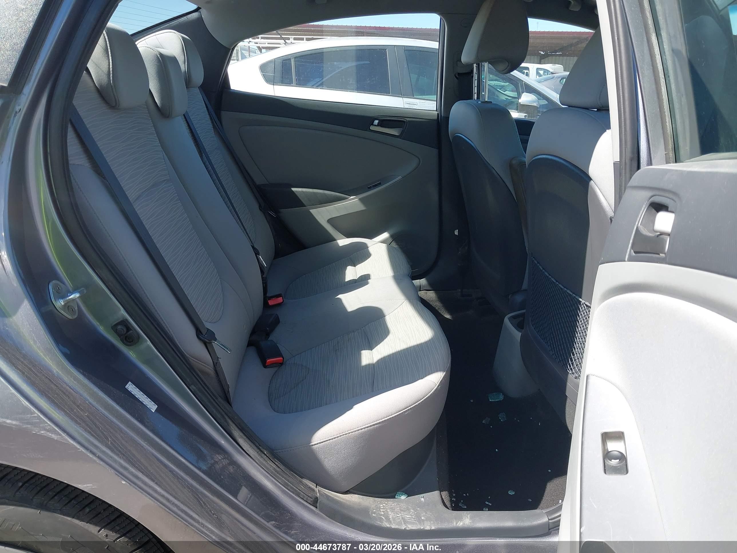 HYUNDAI ACCENT image 8
