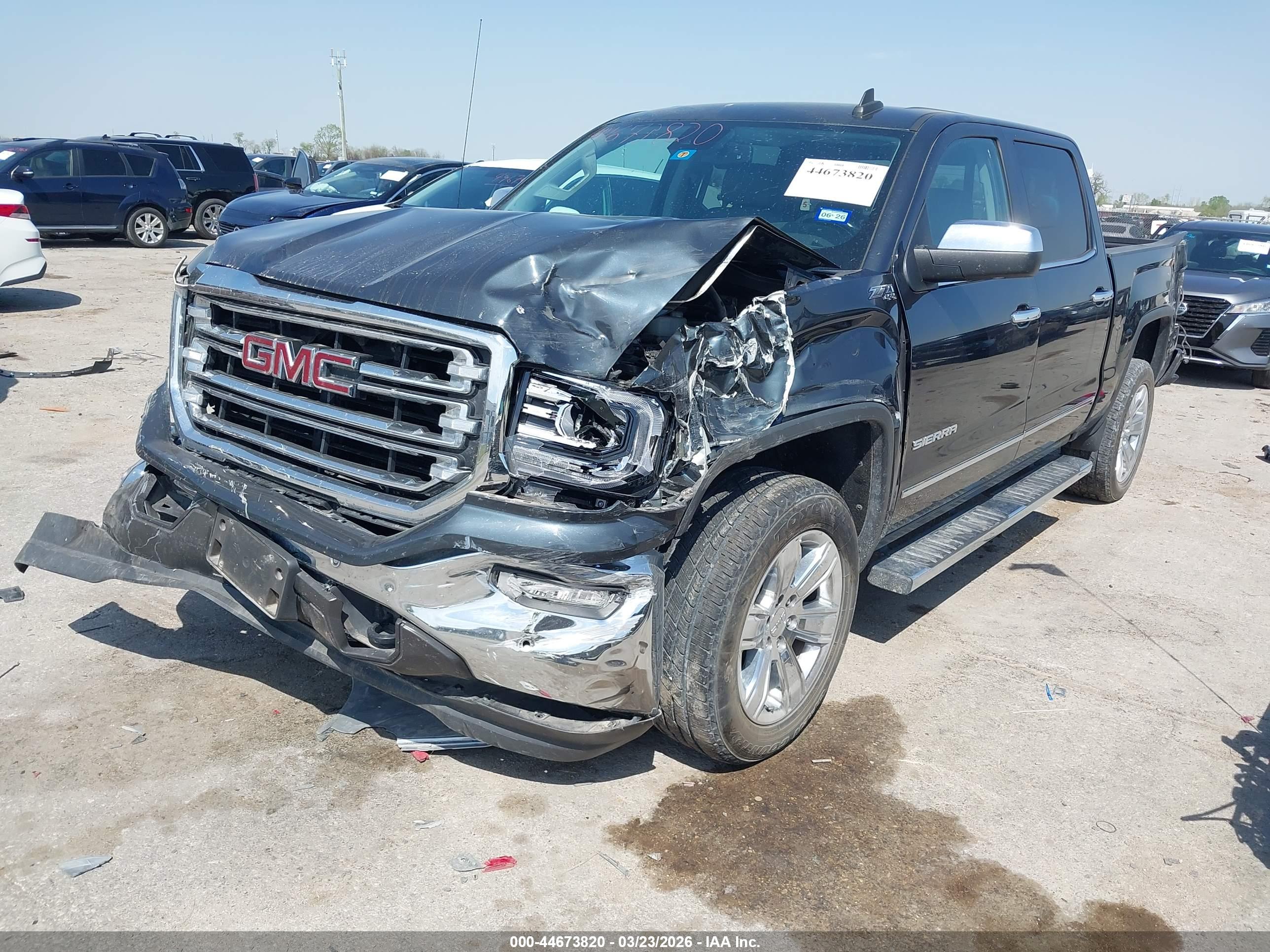 GMC SIERRA image 2