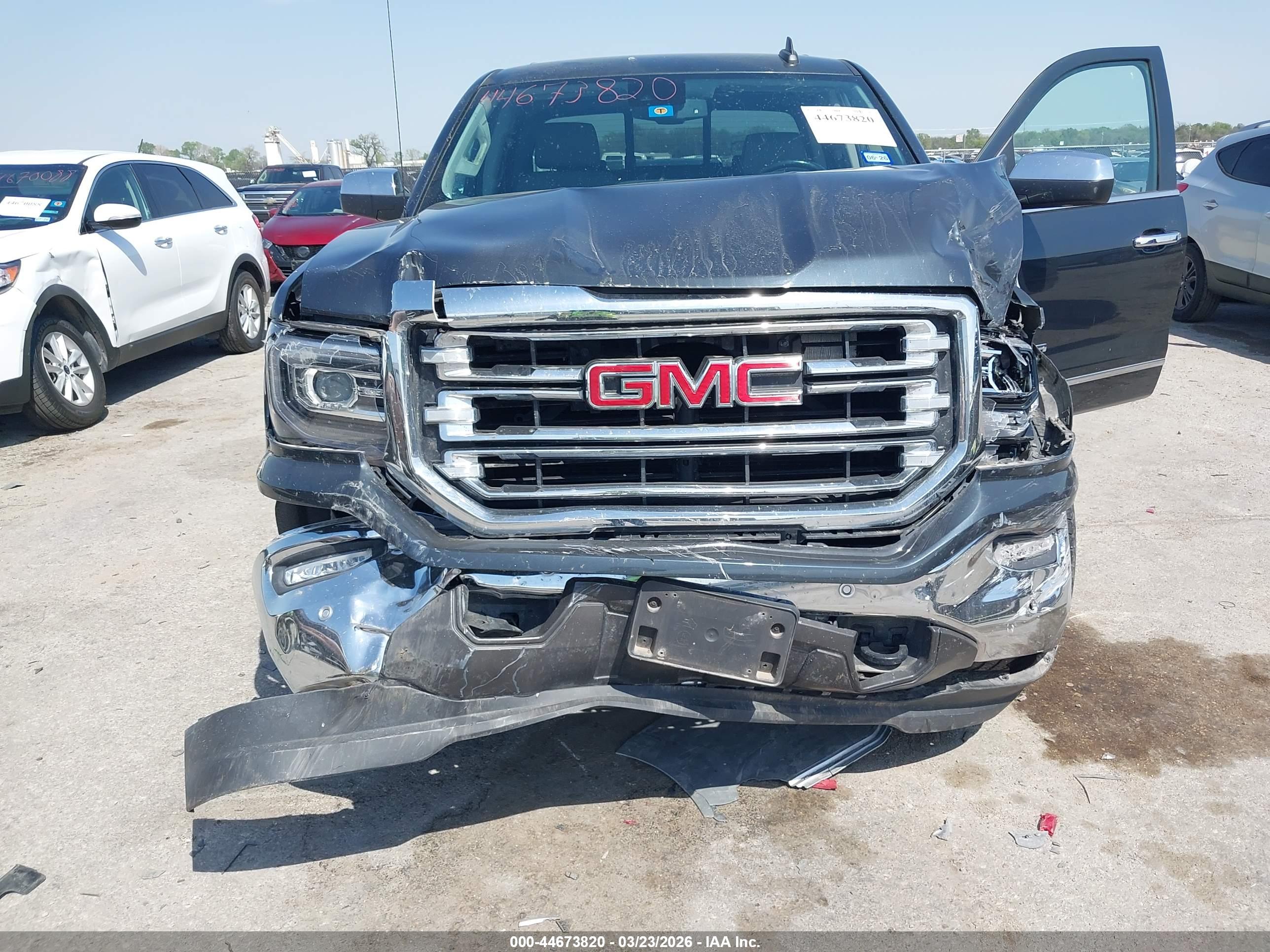 GMC SIERRA image 6