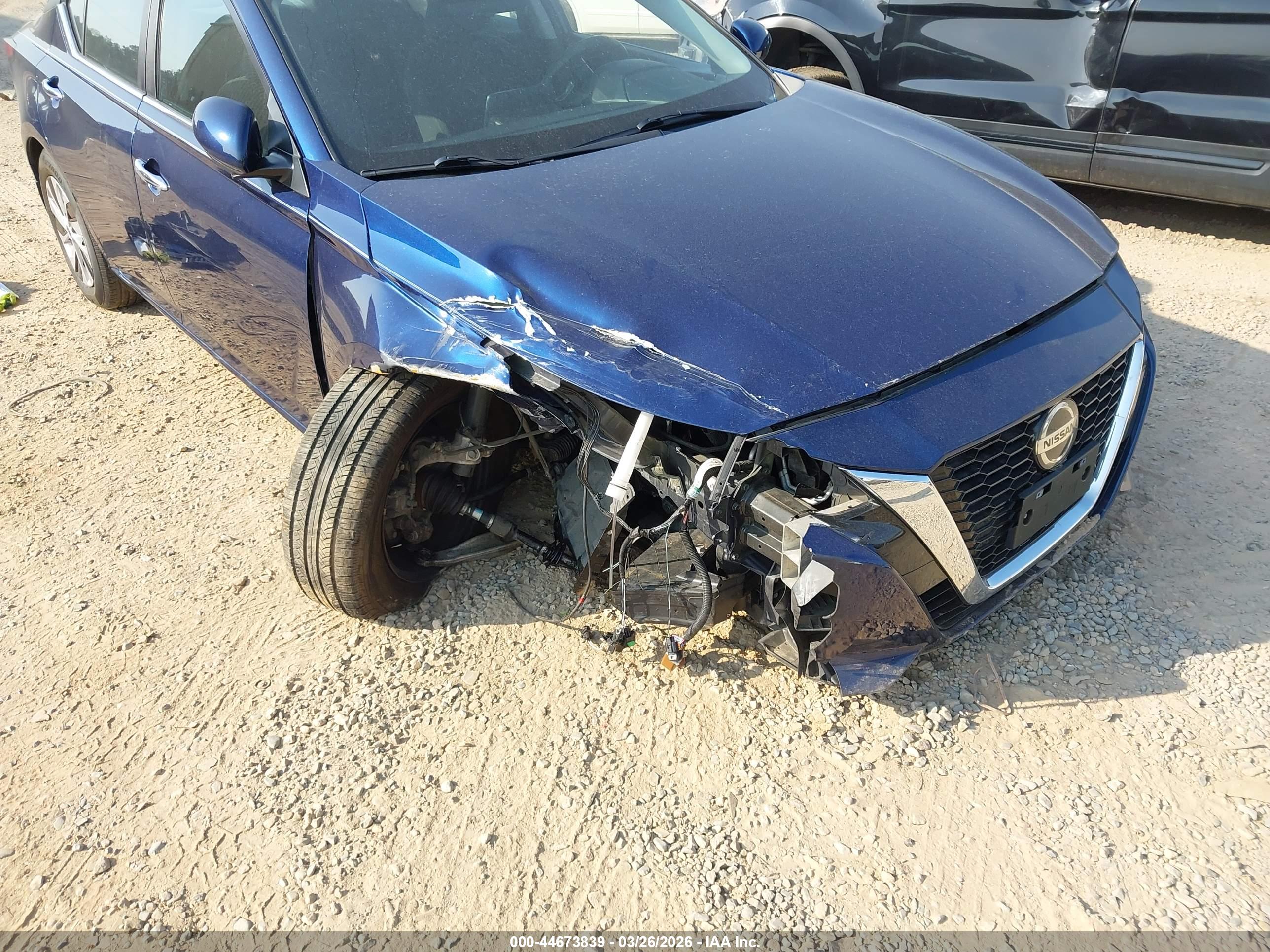 NISSAN ALTIMA image 6