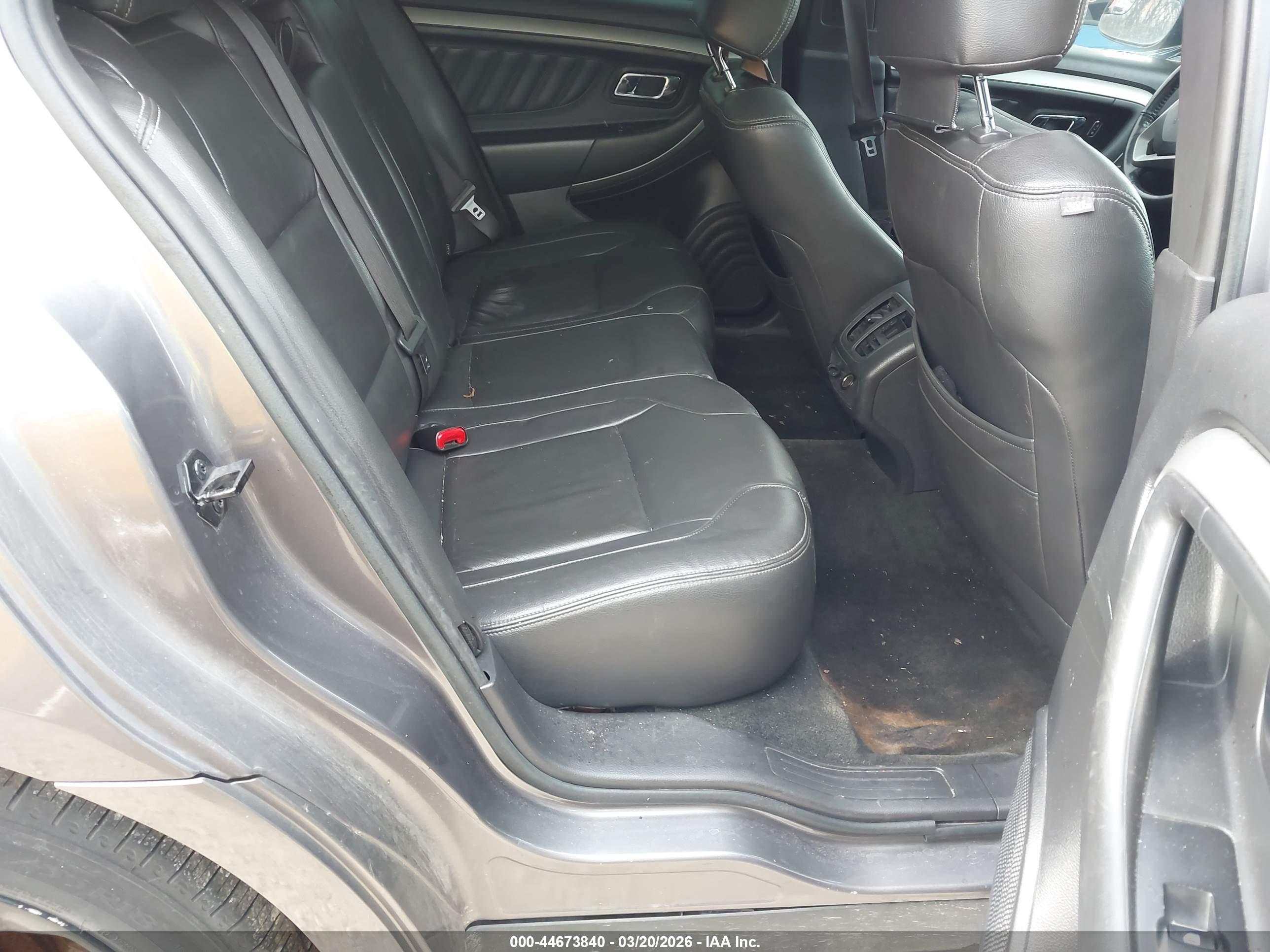 FORD TAURUS image 8