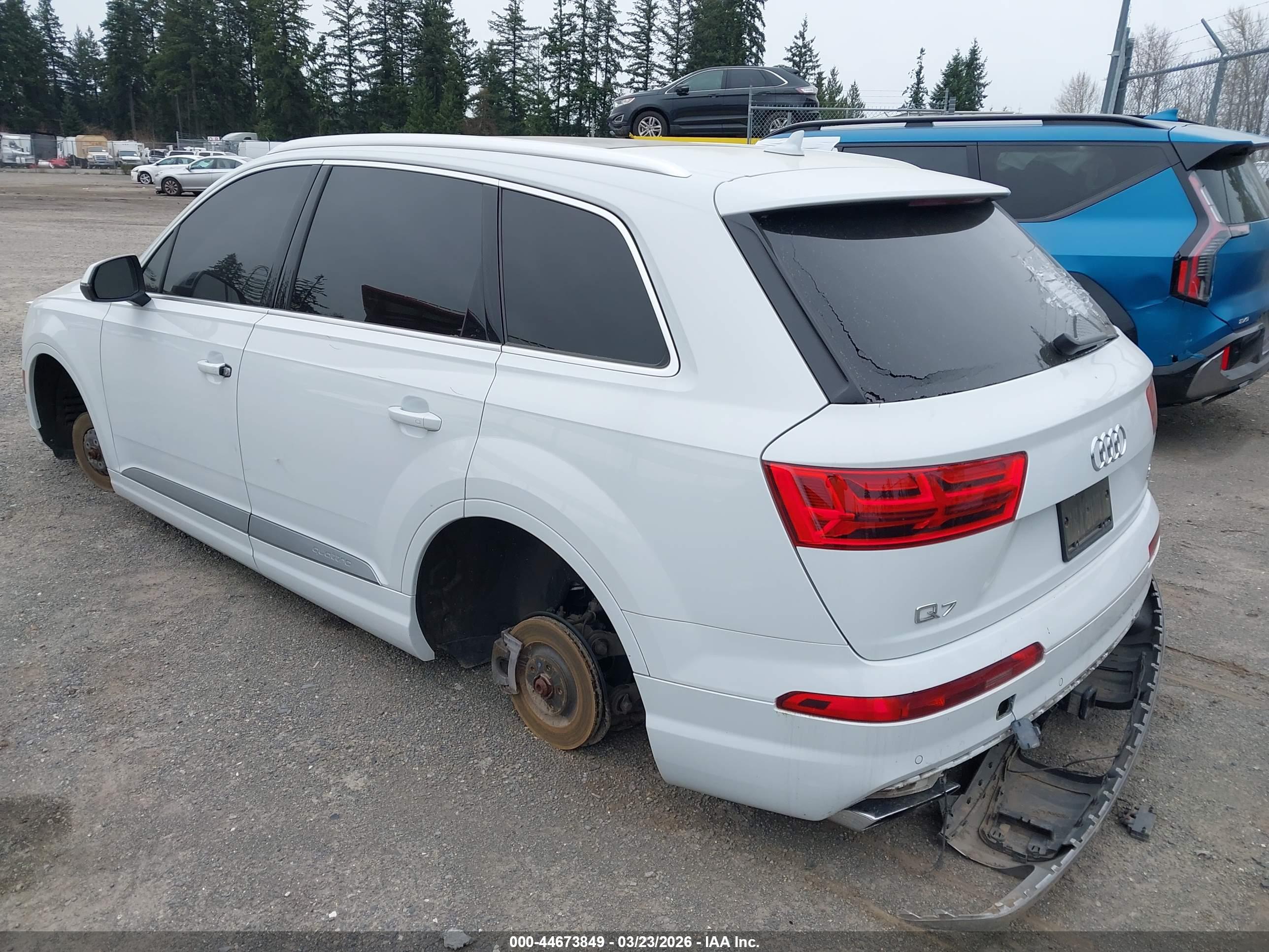 AUDI Q7 image 3
