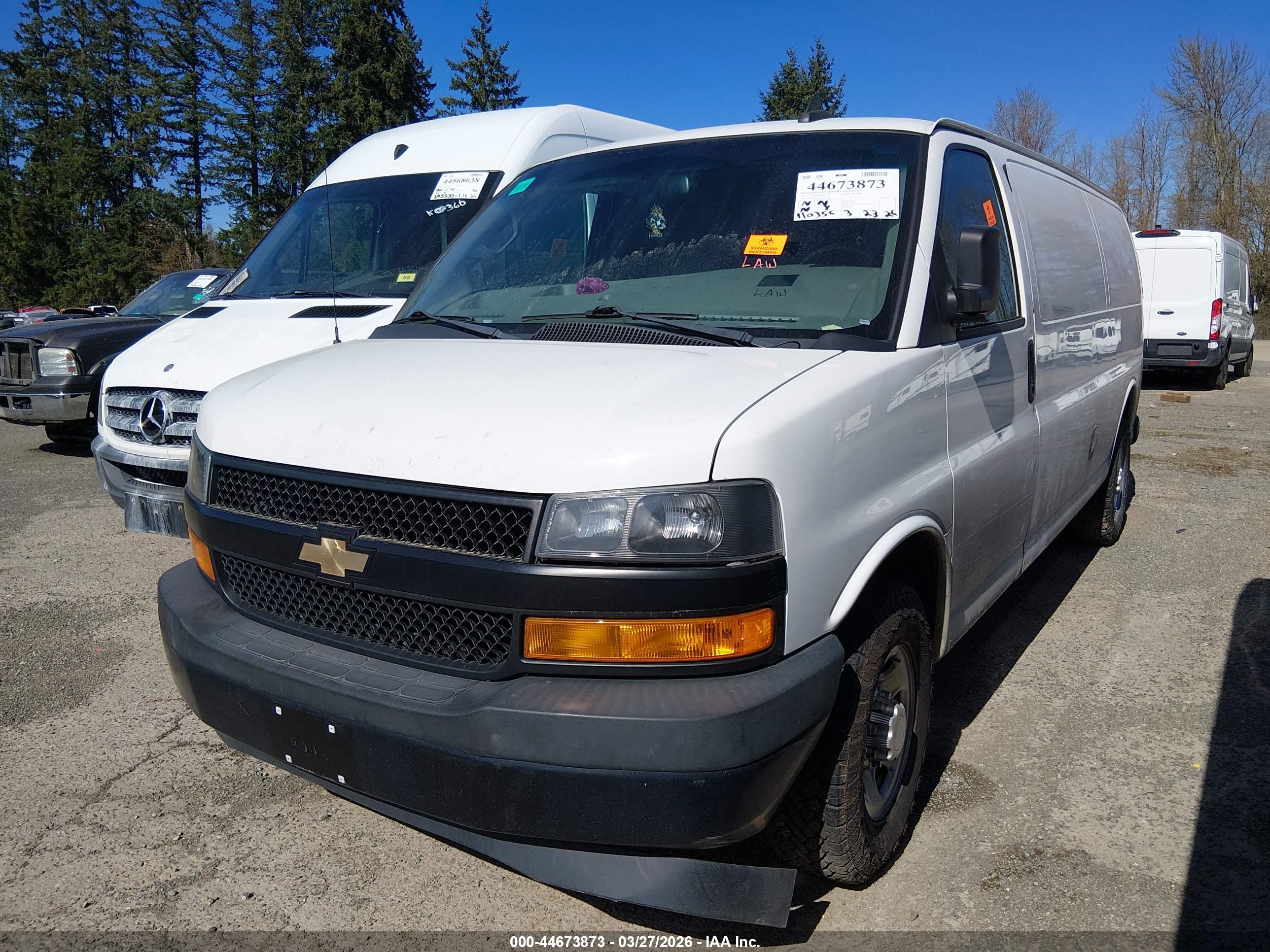 CHEVROLET EXPRESS image 2