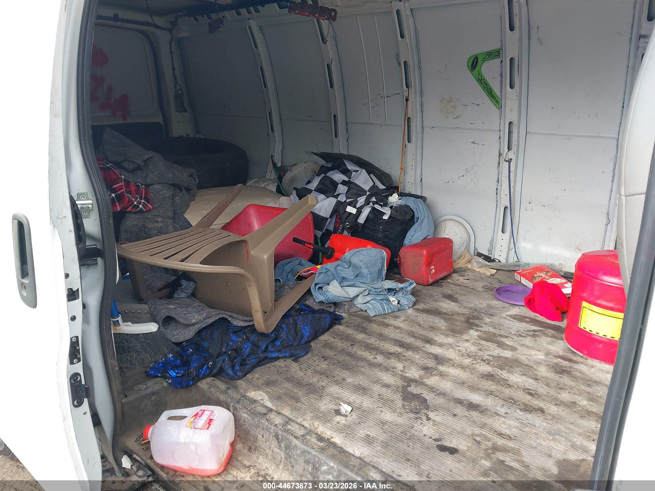 CHEVROLET EXPRESS image 8