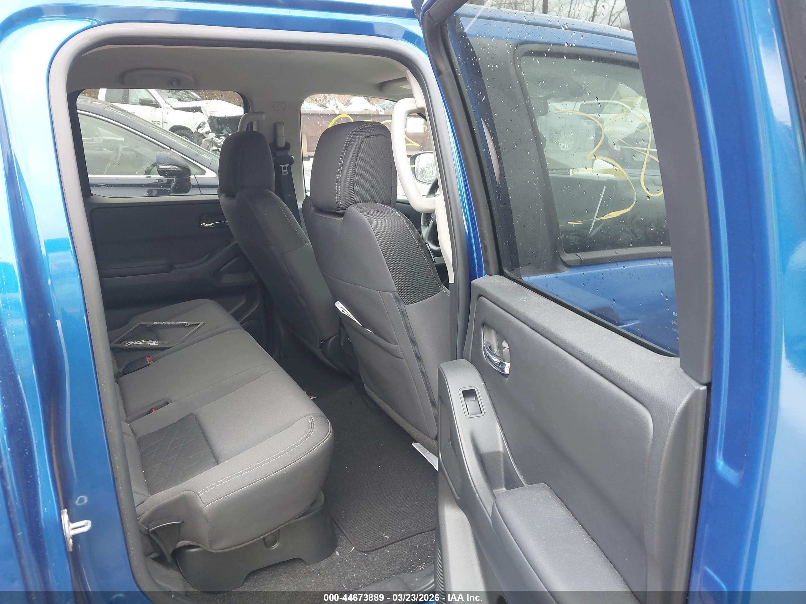 NISSAN FRONTIER image 8